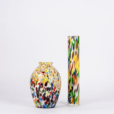 Vetro di Murano, Due vasi con inclusioni multicolore