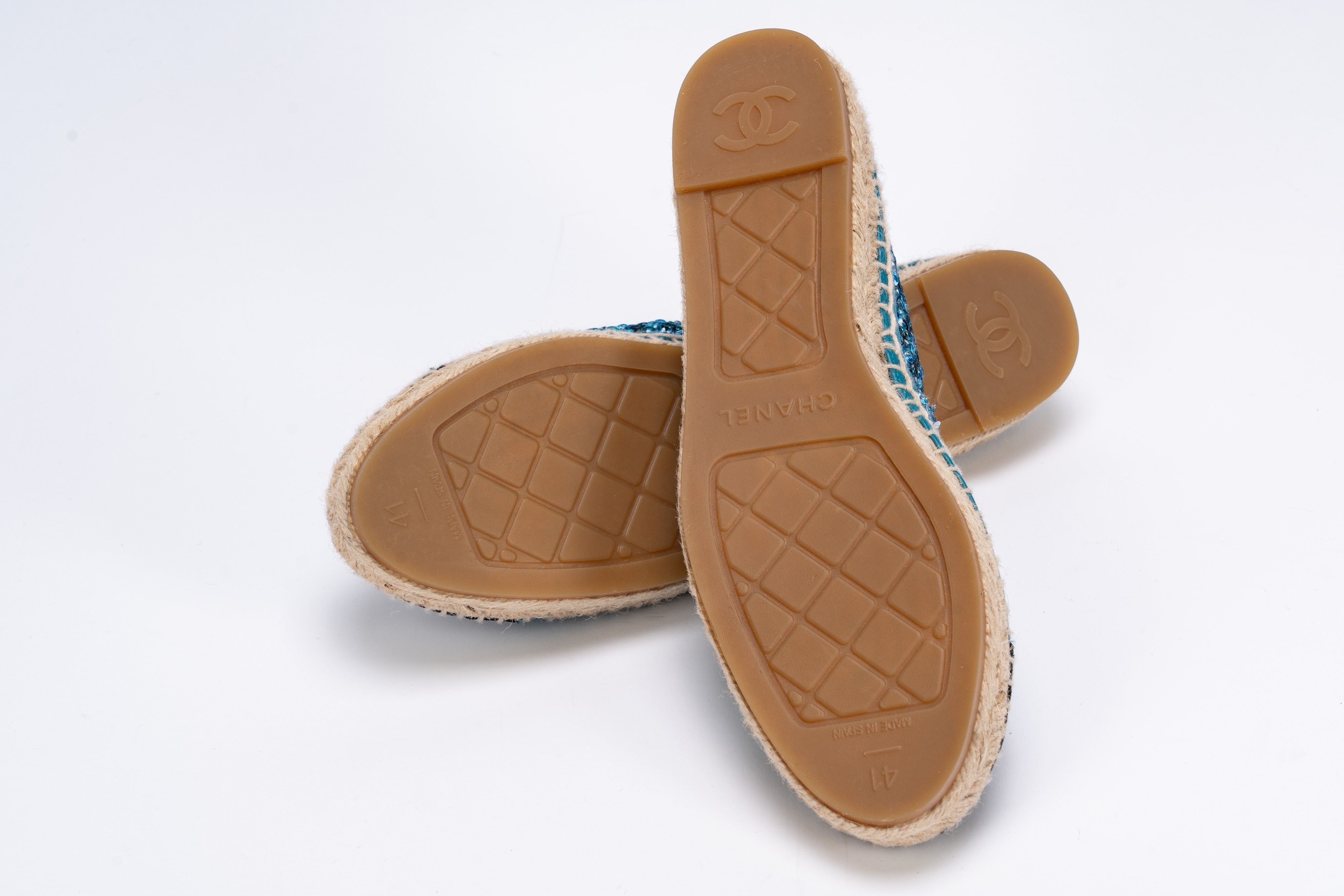 Chanel - Espadrillas in tessuto ricamato con paillettes azzurro e argento