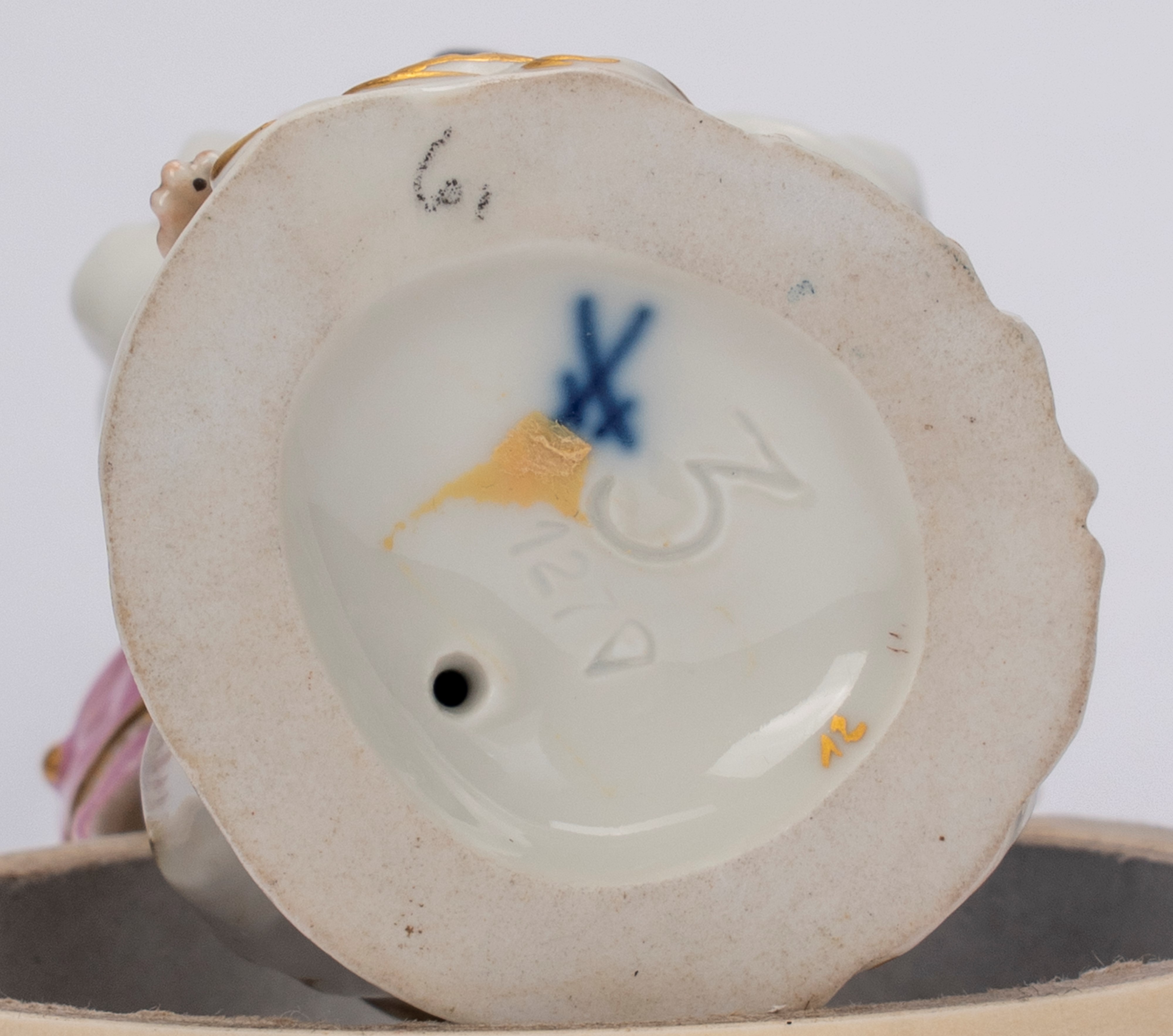 Manifattura di Meissen, Orchestra di scimmie in porcellana policroma, con leggio