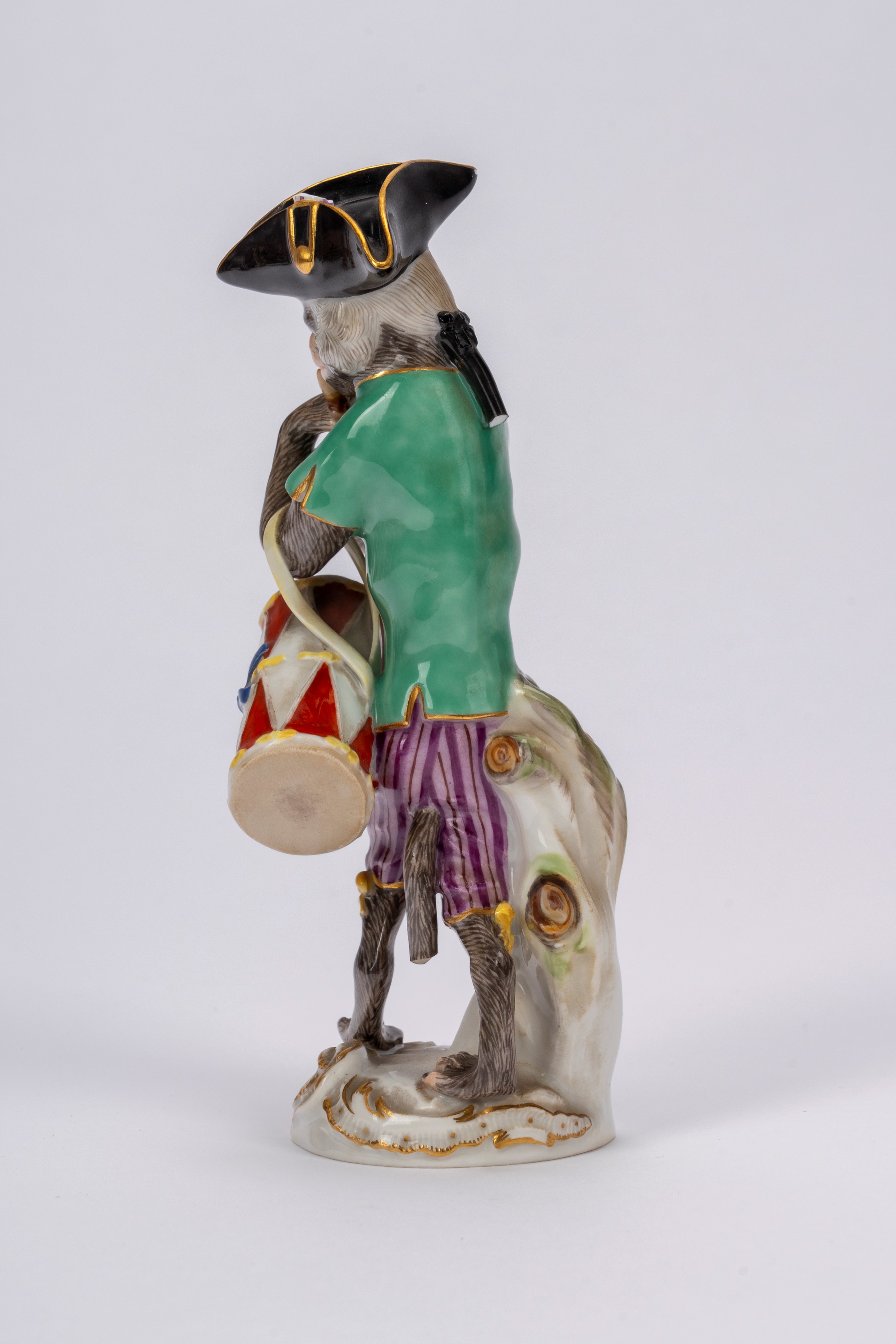 Manifattura di Meissen, Orchestra di scimmie in porcellana policroma, con leggio