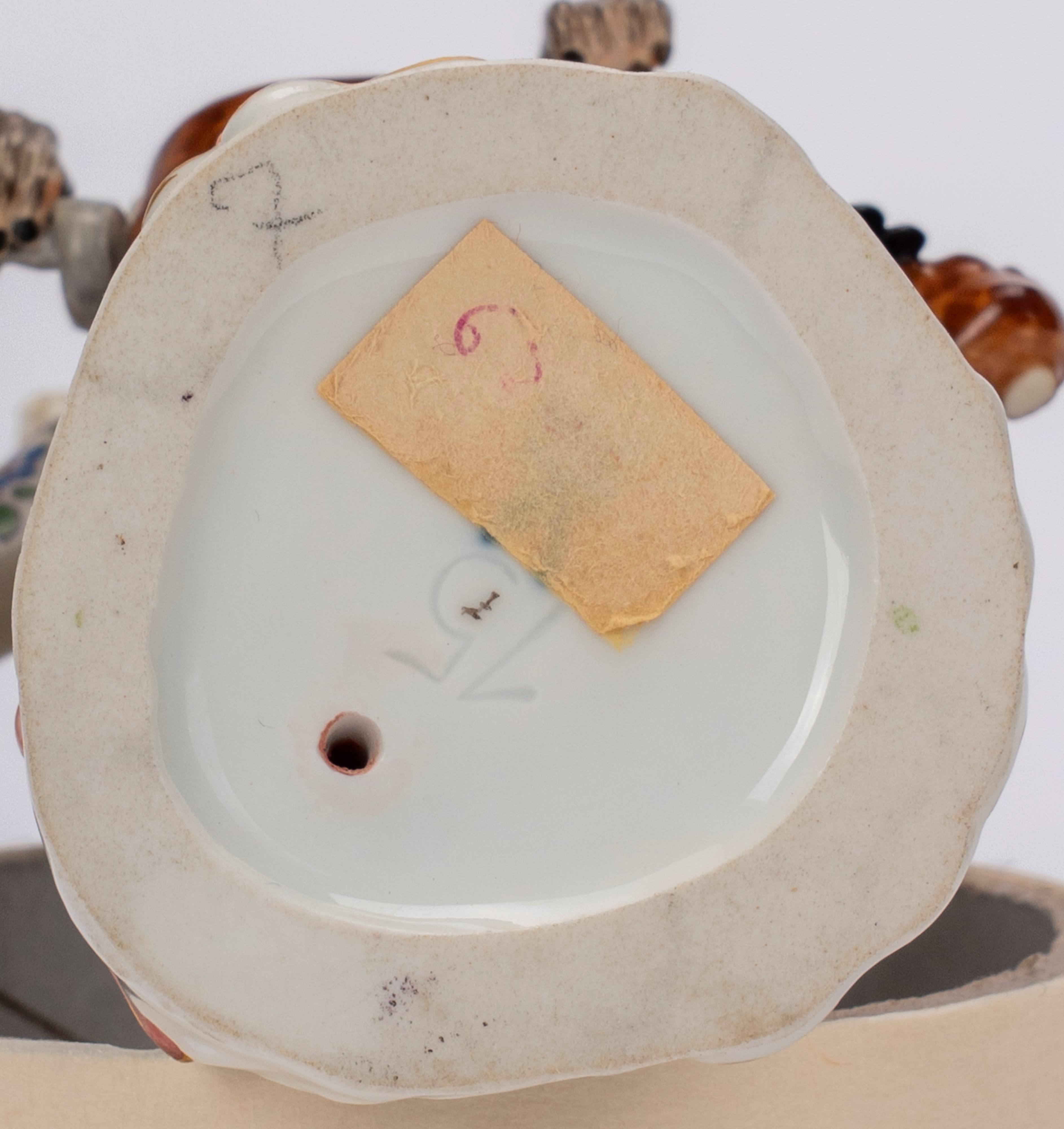 Manifattura di Meissen, Orchestra di scimmie in porcellana policroma, con leggio