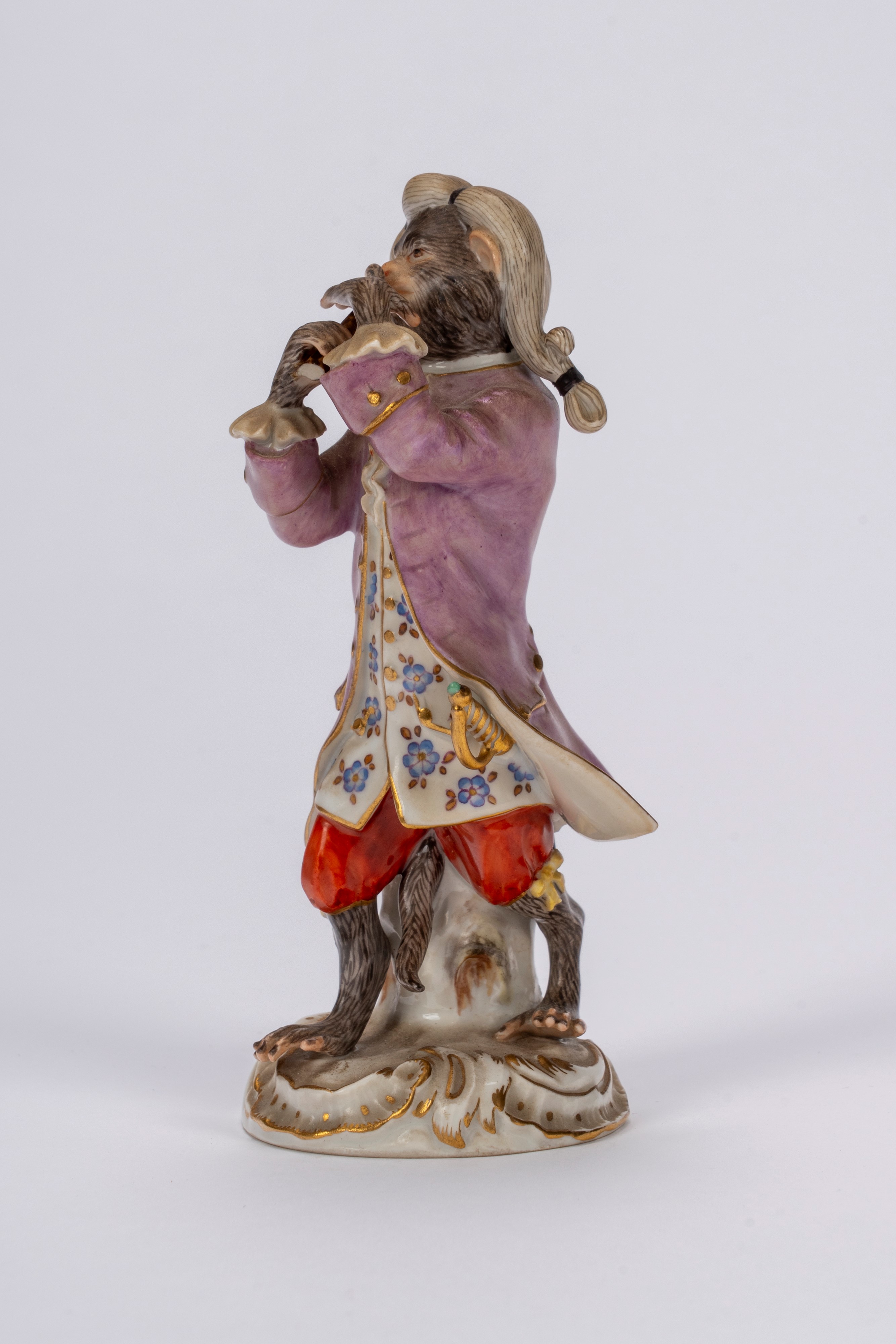 Manifattura di Meissen, Orchestra di scimmie in porcellana policroma, con leggio