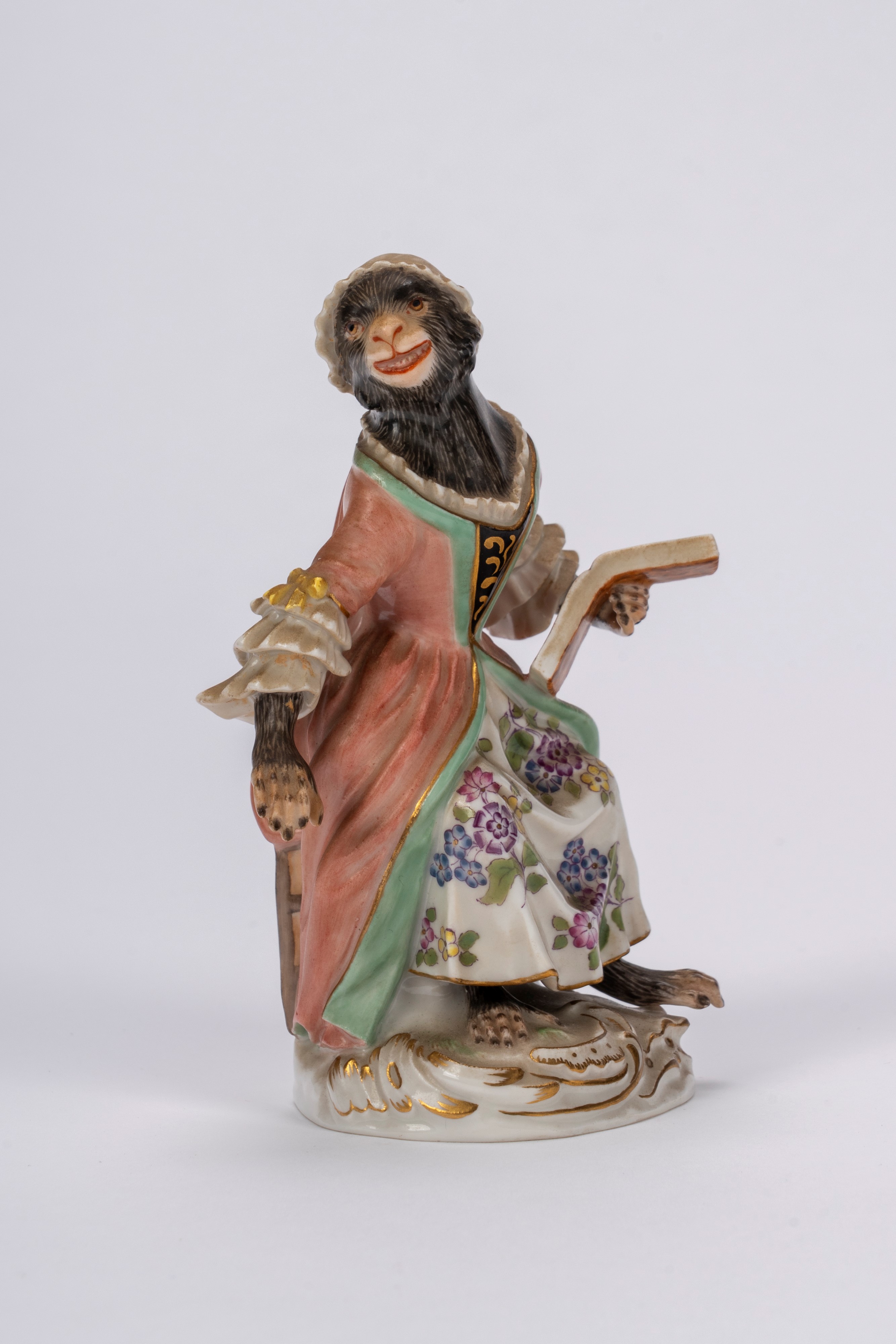 Manifattura di Meissen, Orchestra di scimmie in porcellana policroma, con leggio