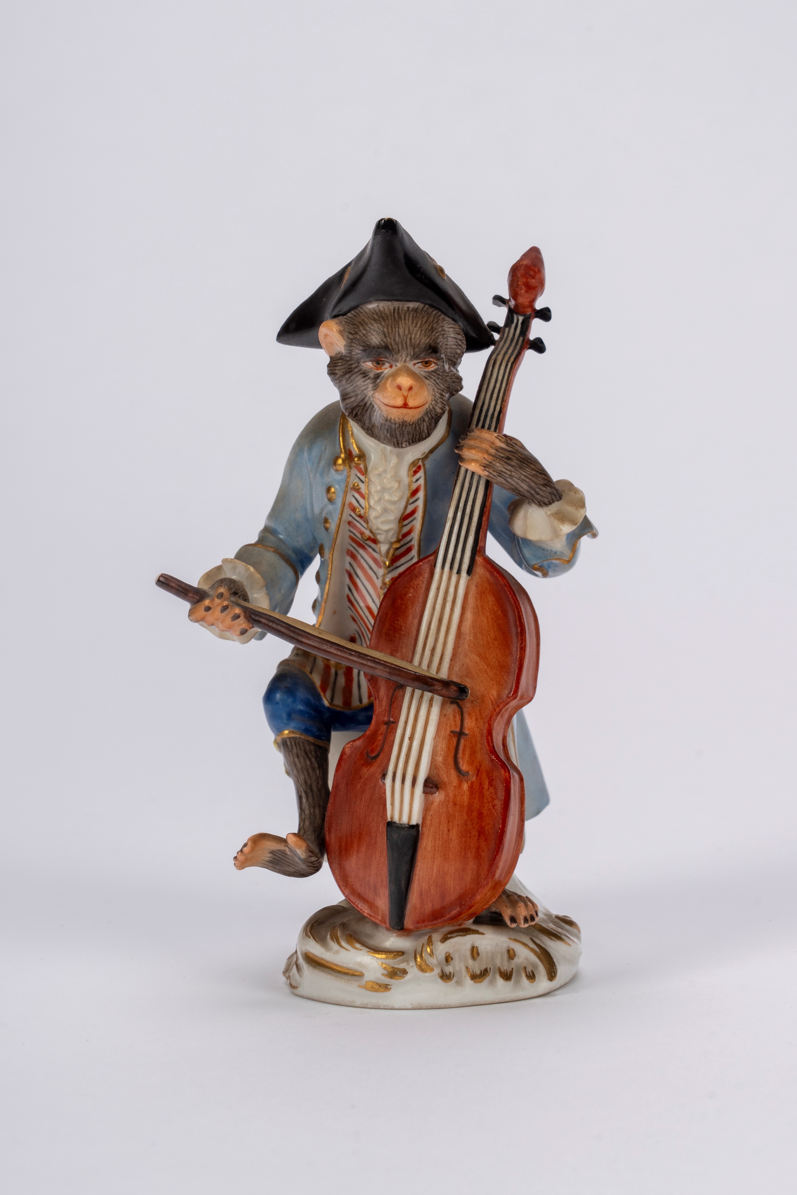 Manifattura di Meissen, Orchestra di scimmie in porcellana policroma, con leggio