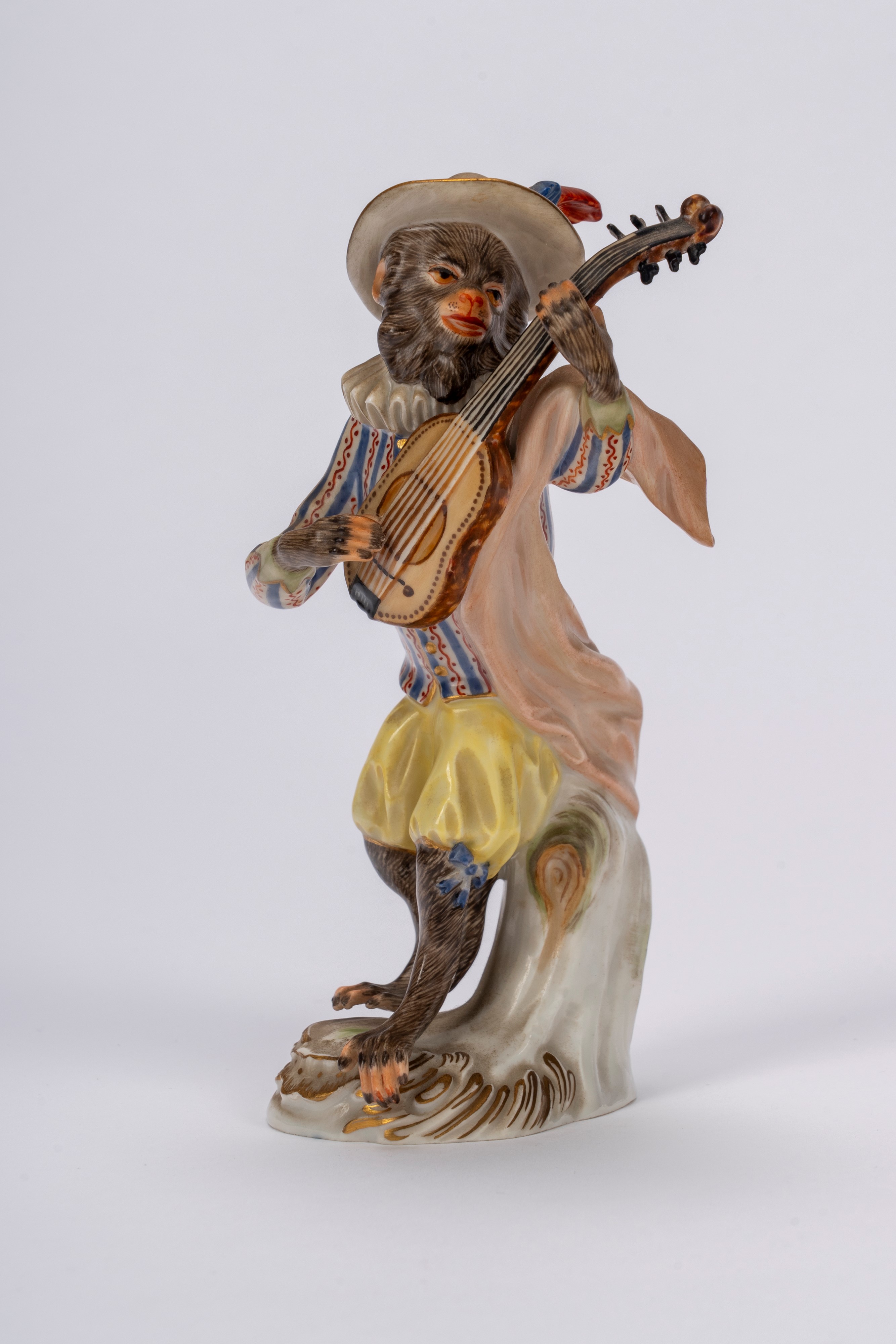 Manifattura di Meissen, Orchestra di scimmie in porcellana policroma, con leggio