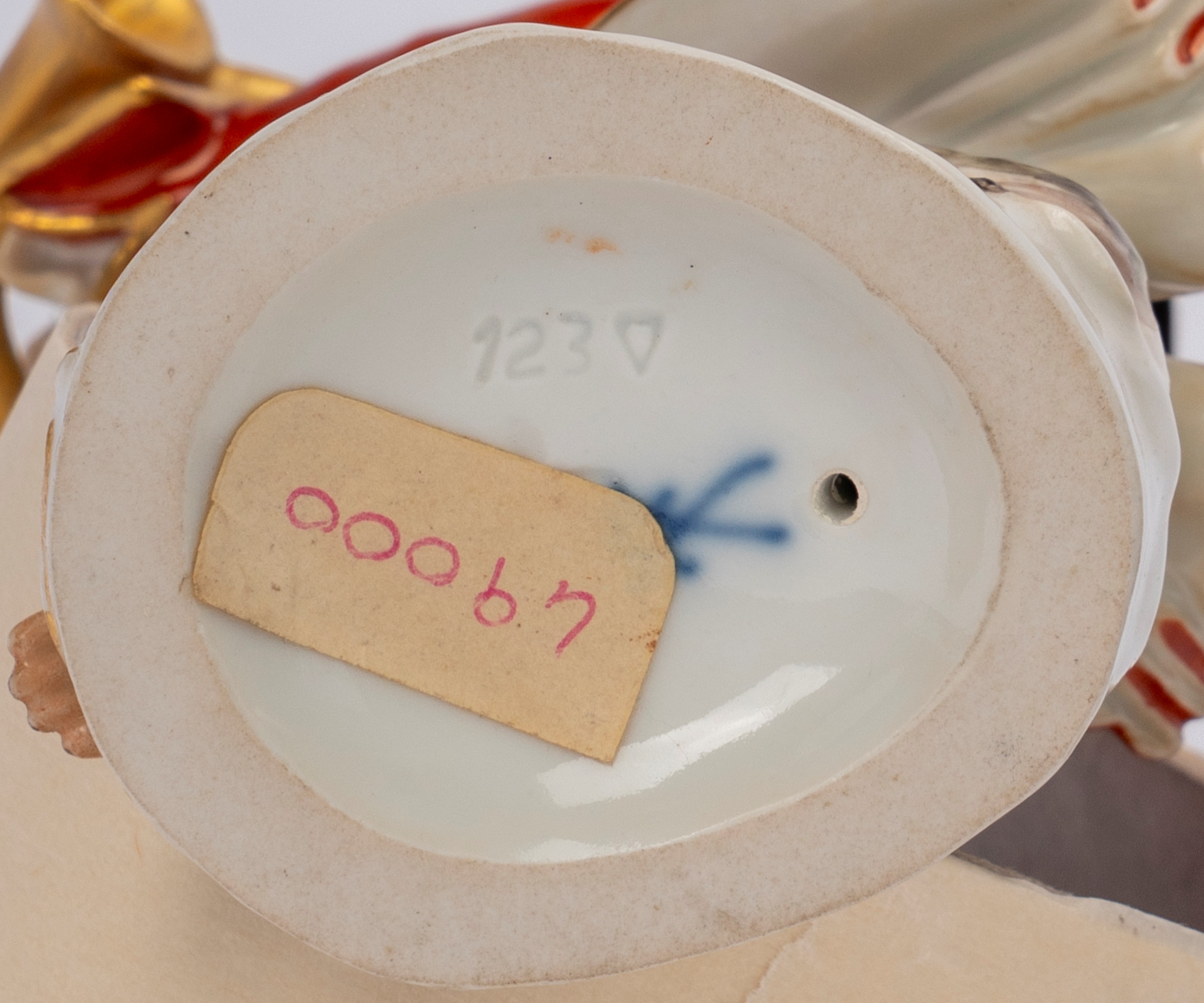 Manifattura di Meissen, Orchestra di scimmie in porcellana policroma, con leggio