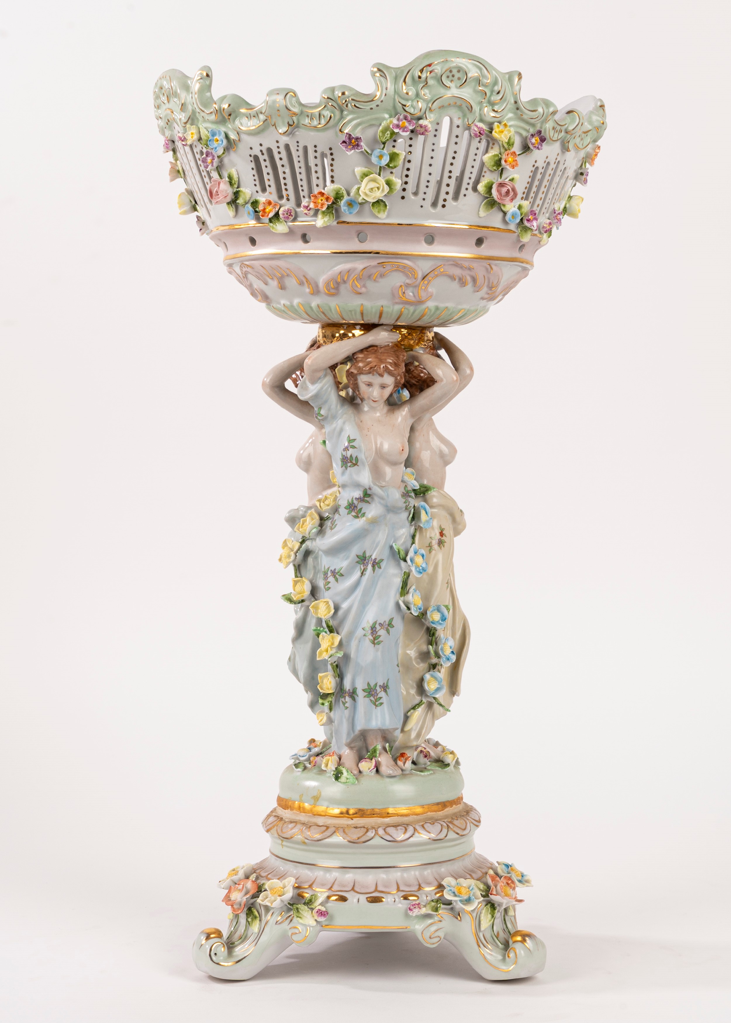 Meissen, grande alzata in porcellana policroma (fine XIX - inizi XX)