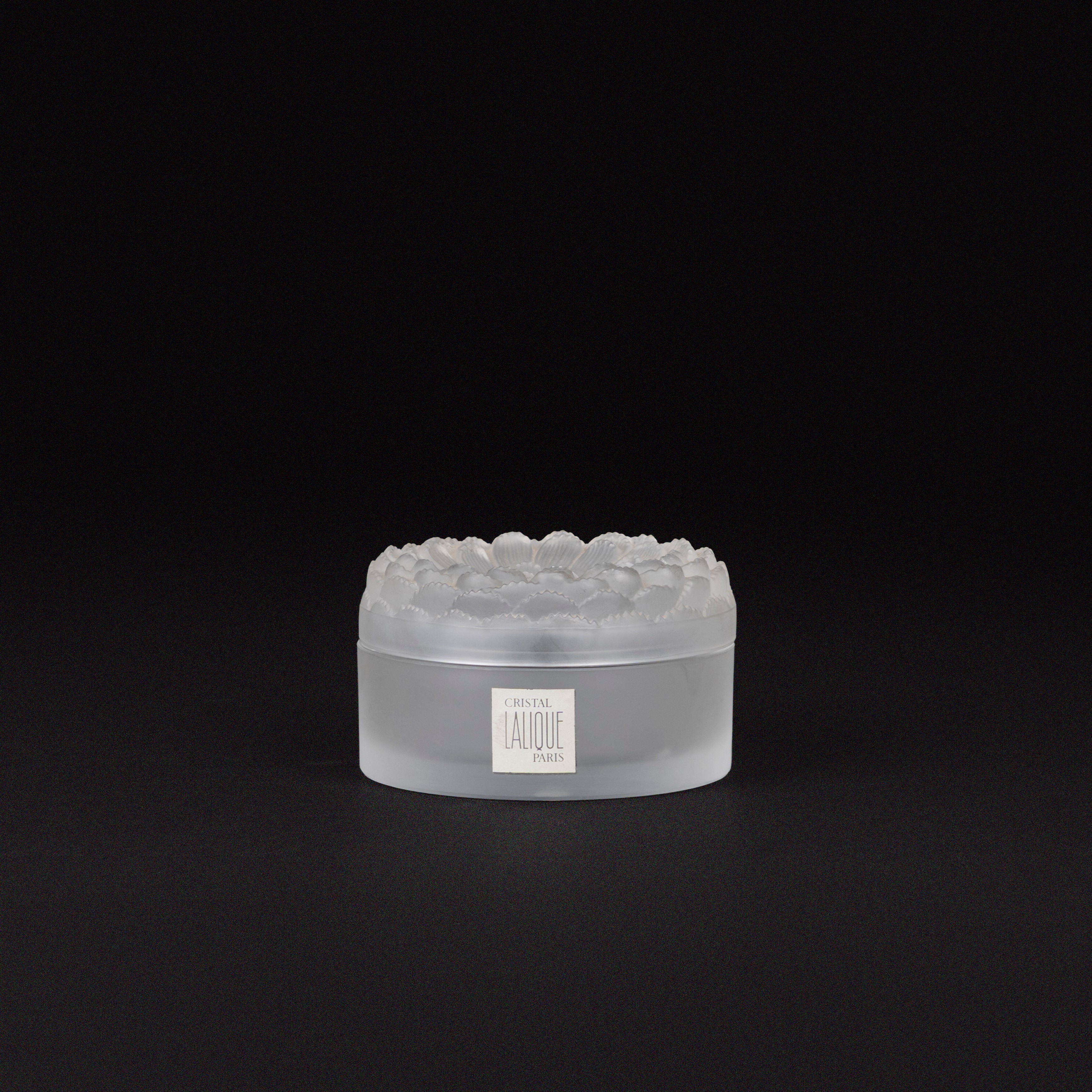 Lalique France, Scatola circolare in cristallo satinato con anemone sul coperchio