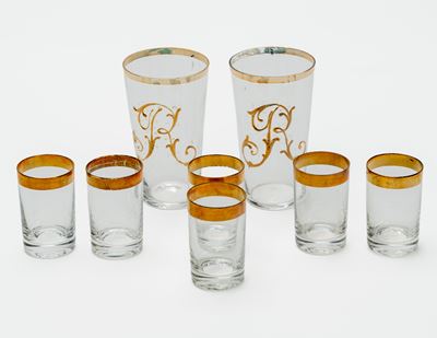 Lotto Composto da Sei Bicchierini da Liquore e Due Bicchieri con Monogramma Dorato