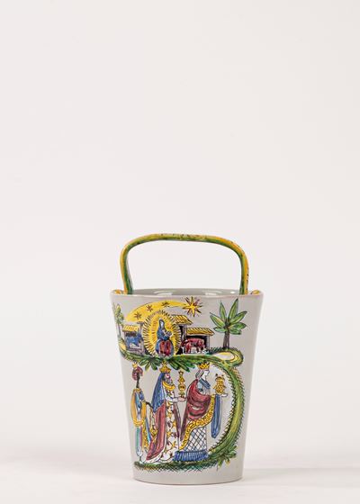 Arcero, Vaso a secchiello in maiolica policroma con Natività e i Re Magi