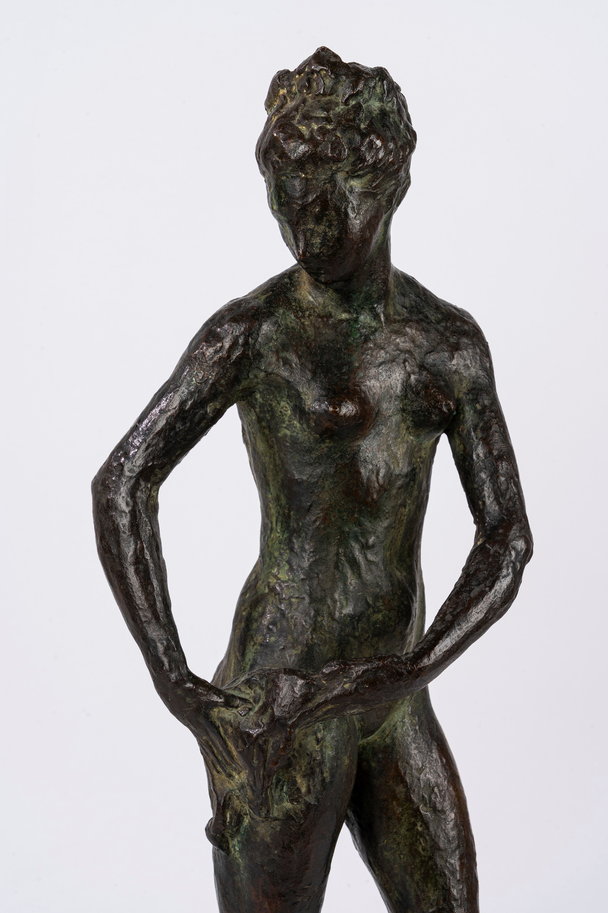 Nicola Rubino - Figura di donna in bronzo