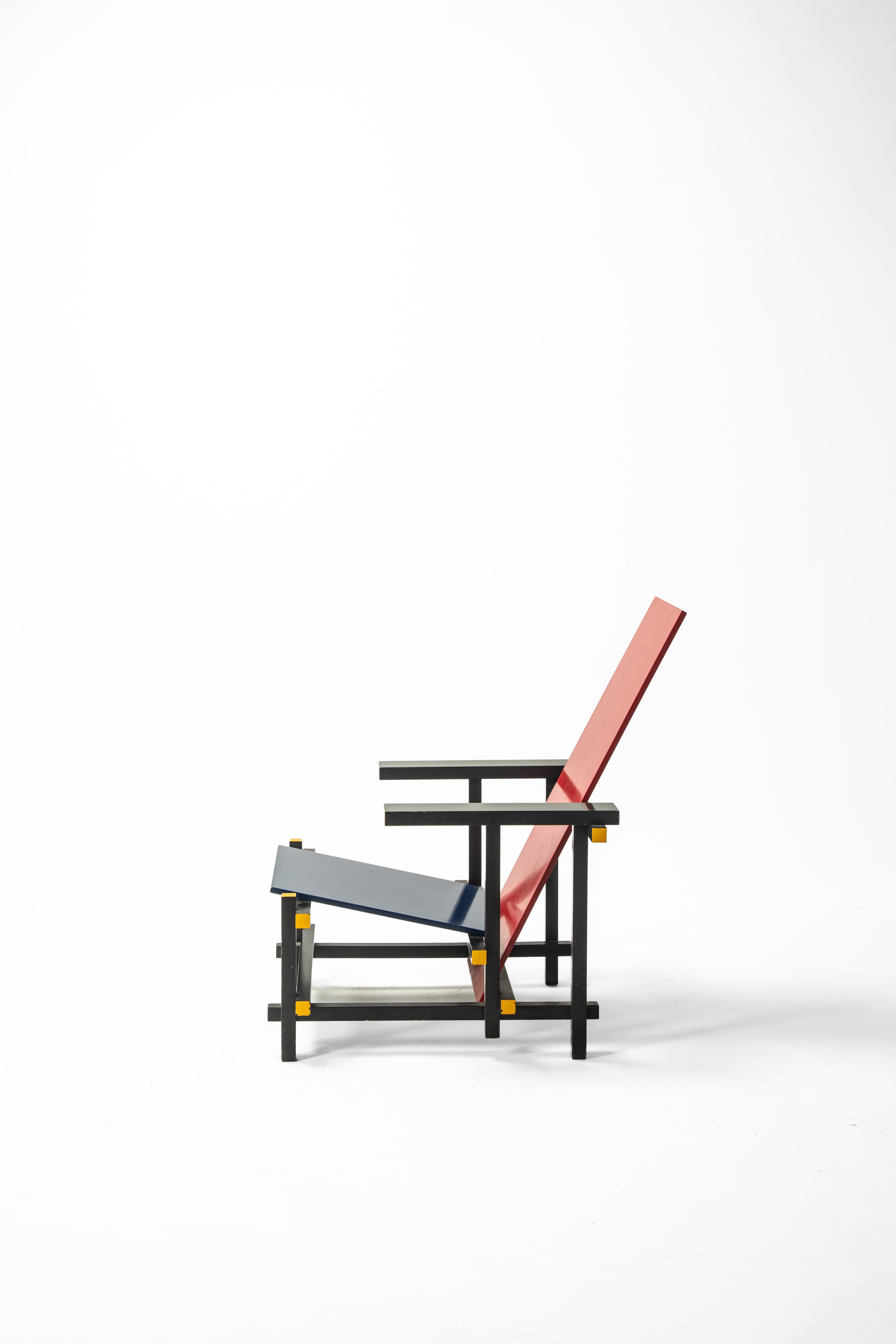 Gerrit Thomas Rietveld - Sedia modello “Red & Blue”