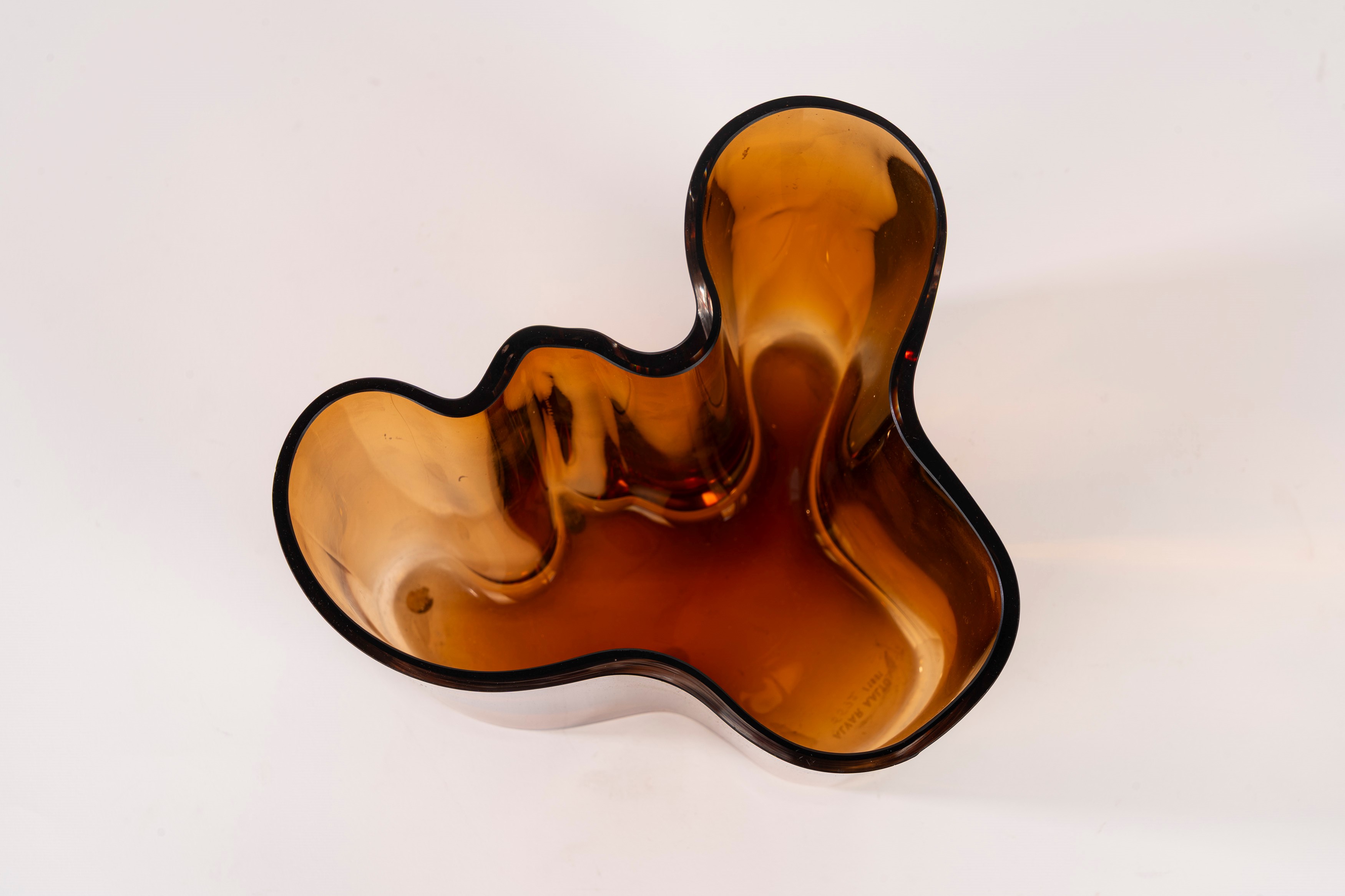 Alvar Aalto - Vaso in vetro color ambra (1991)