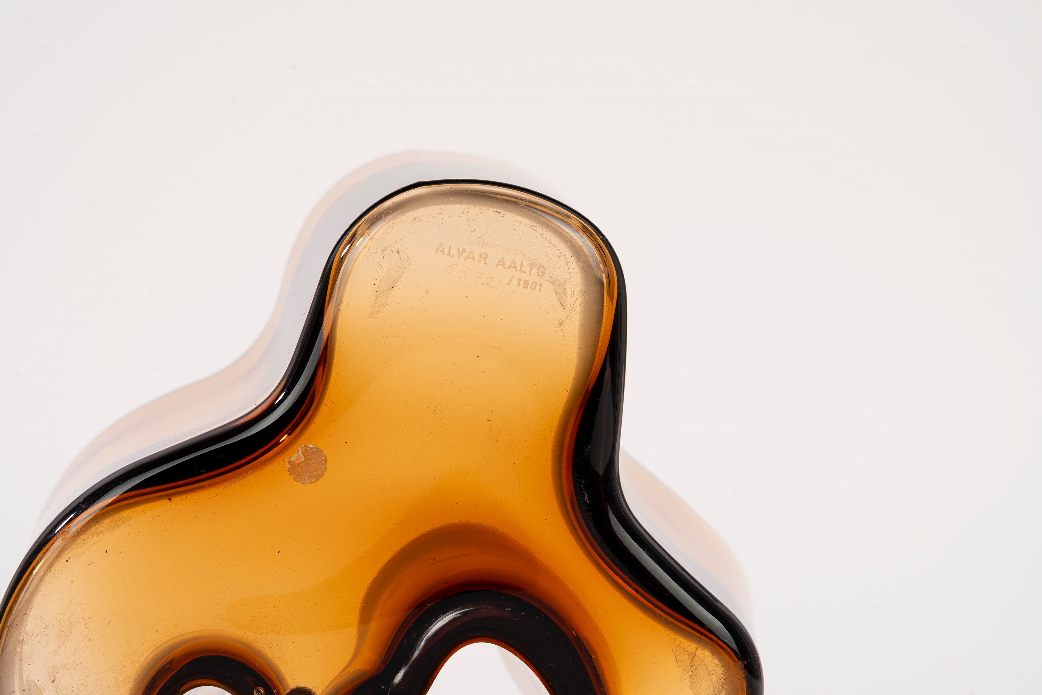 Alvar Aalto - Vaso in vetro color ambra (1991)