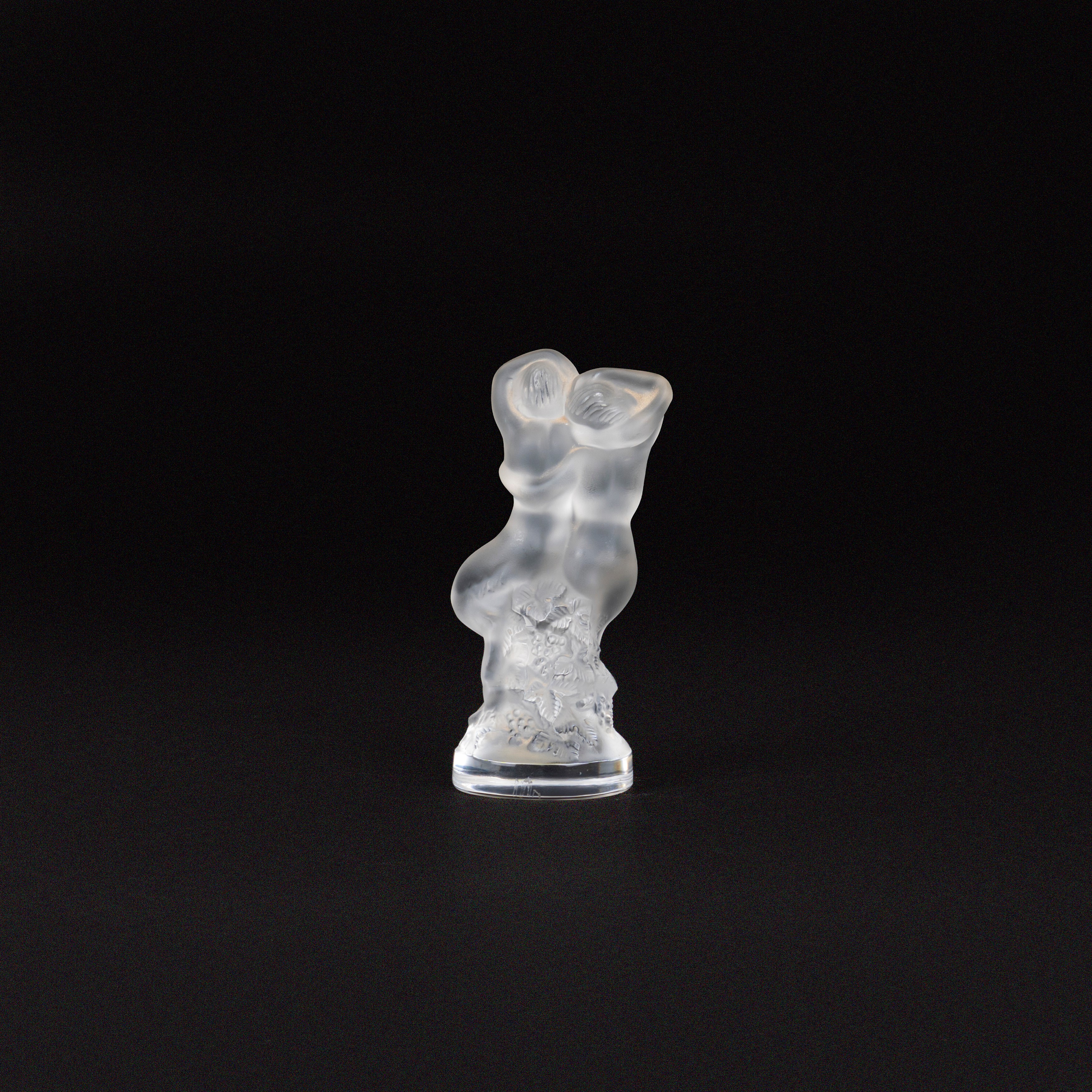 Scultura in cristallo satinato "Pan e Diana", firmata Lalique France