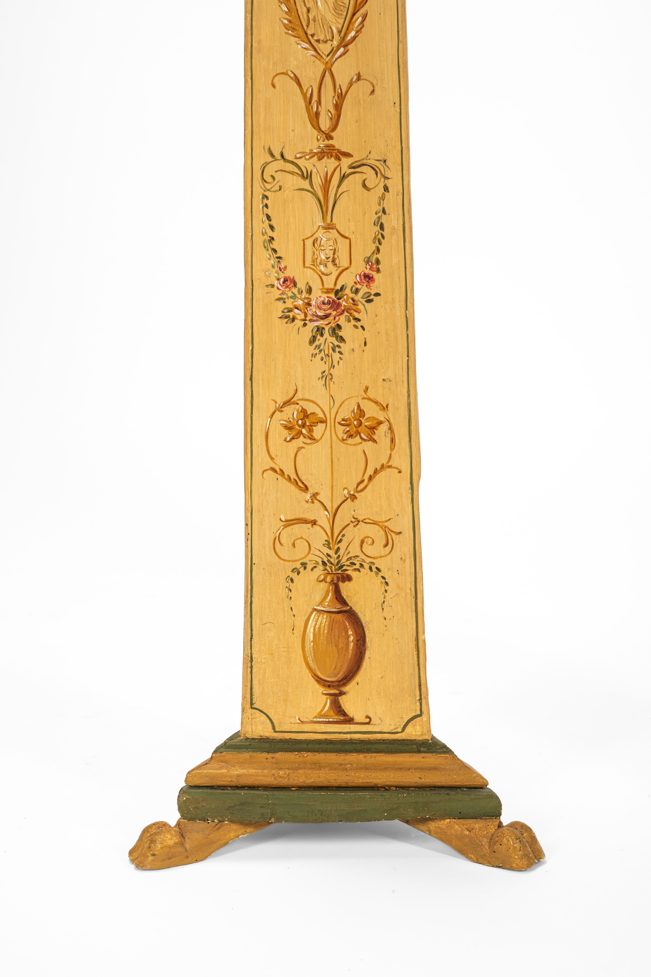 Coppia di portaceri a colonna, legno laccato, decorazione floreale, secolo XIX