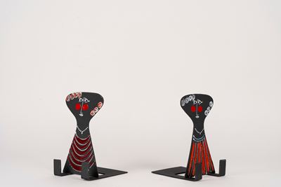 Scandinavia, Coppia di reggilibri in ferro brunito, dipinto e smaltato (anni '60 del Novecento)