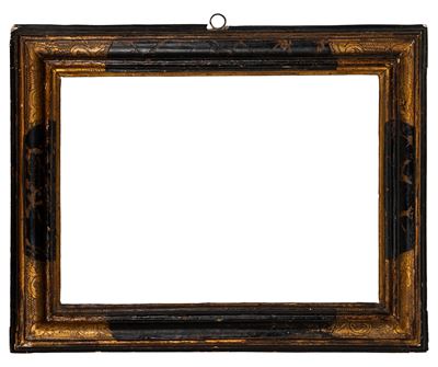 Cornice antica in legno intagliato ebanizzato e finitura in oro