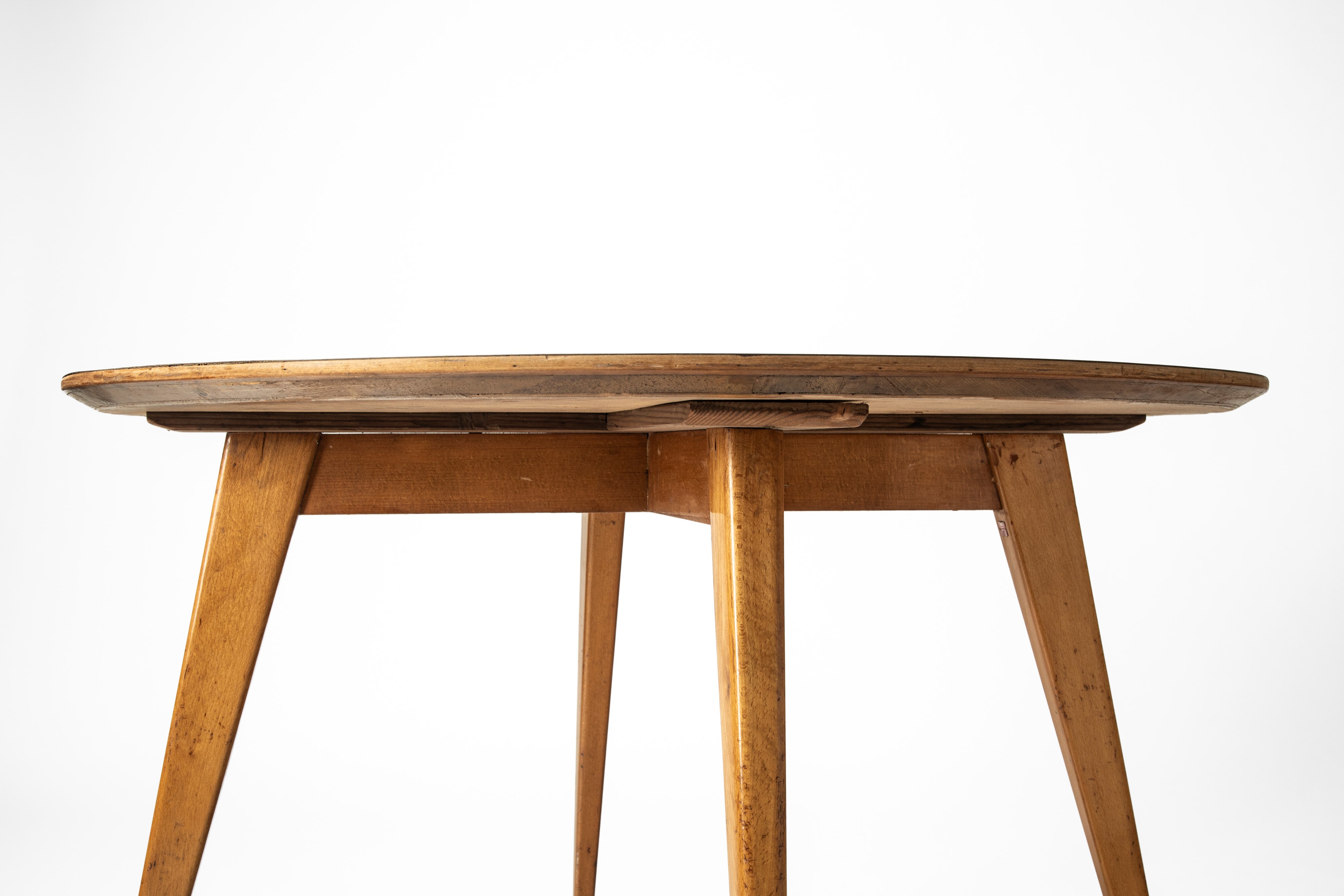 Gio Ponti - Tavolo con piano in formica e struttura in legno