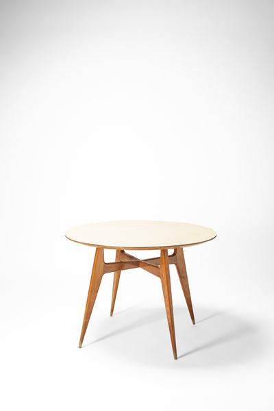 Tavolo in legno e formica