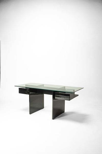 Bazzani, Scrivania in legno laccato con vetro (circa 1970)