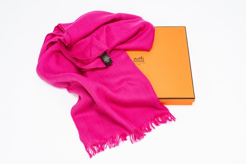Hermès - Stola in cachemire e seta, fucsia, con frange