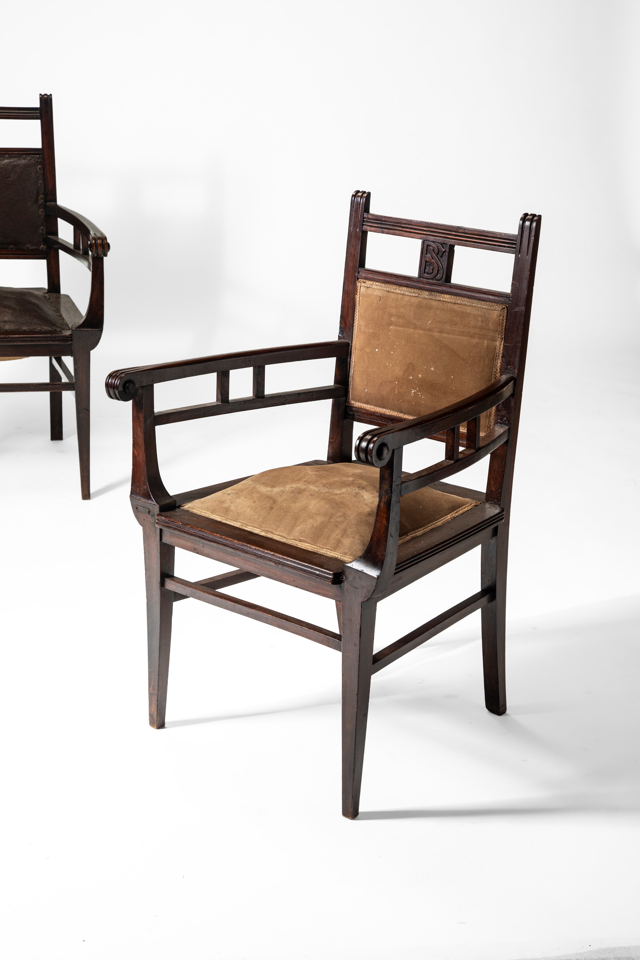Vittorio Ducrot - Coppia di poltrone in legno e pelle (stile Art Déco), 1900 circa