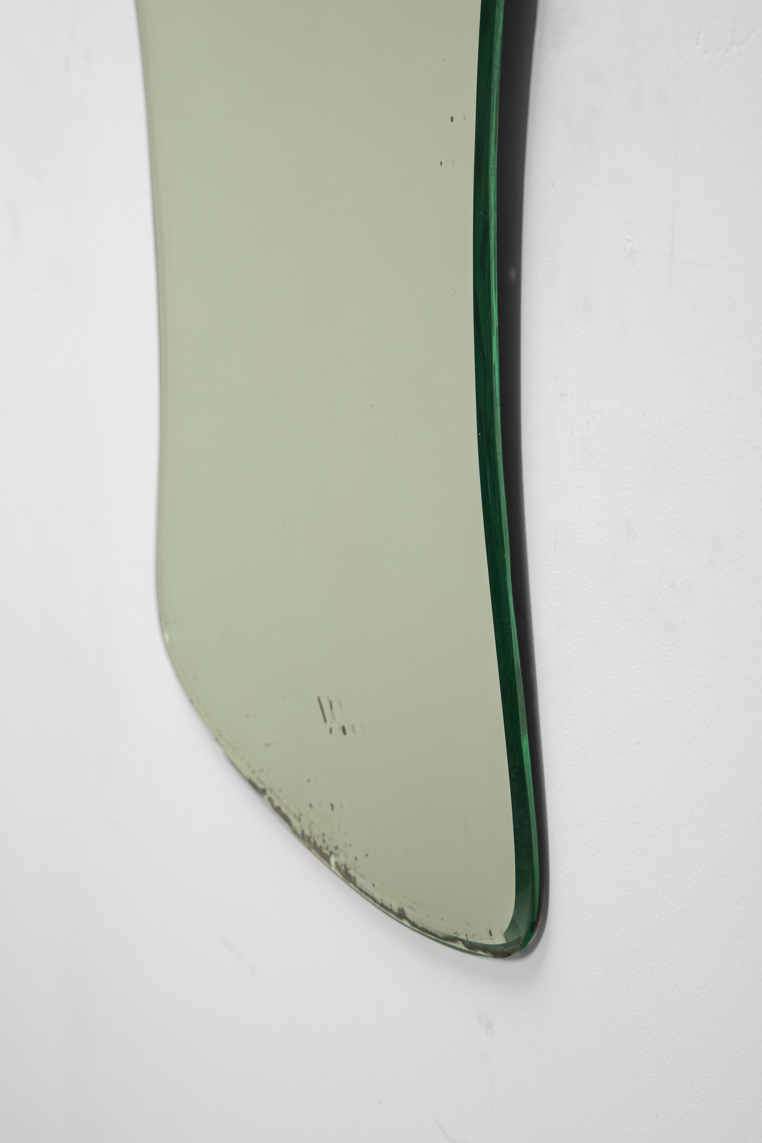 Manifattura Italiana - Specchio, vetro molato, ottone e legno (circa 1950)
