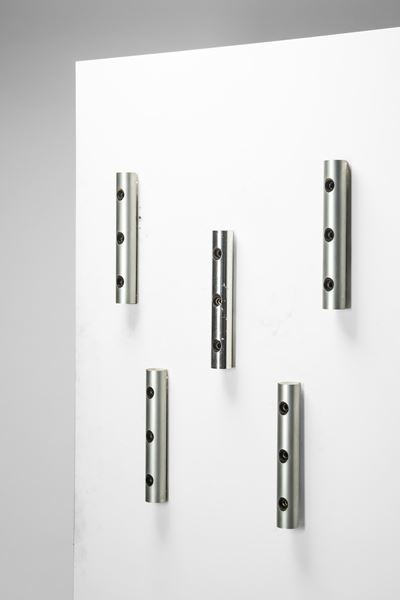Set di cinque appliques in alluminio e plastica