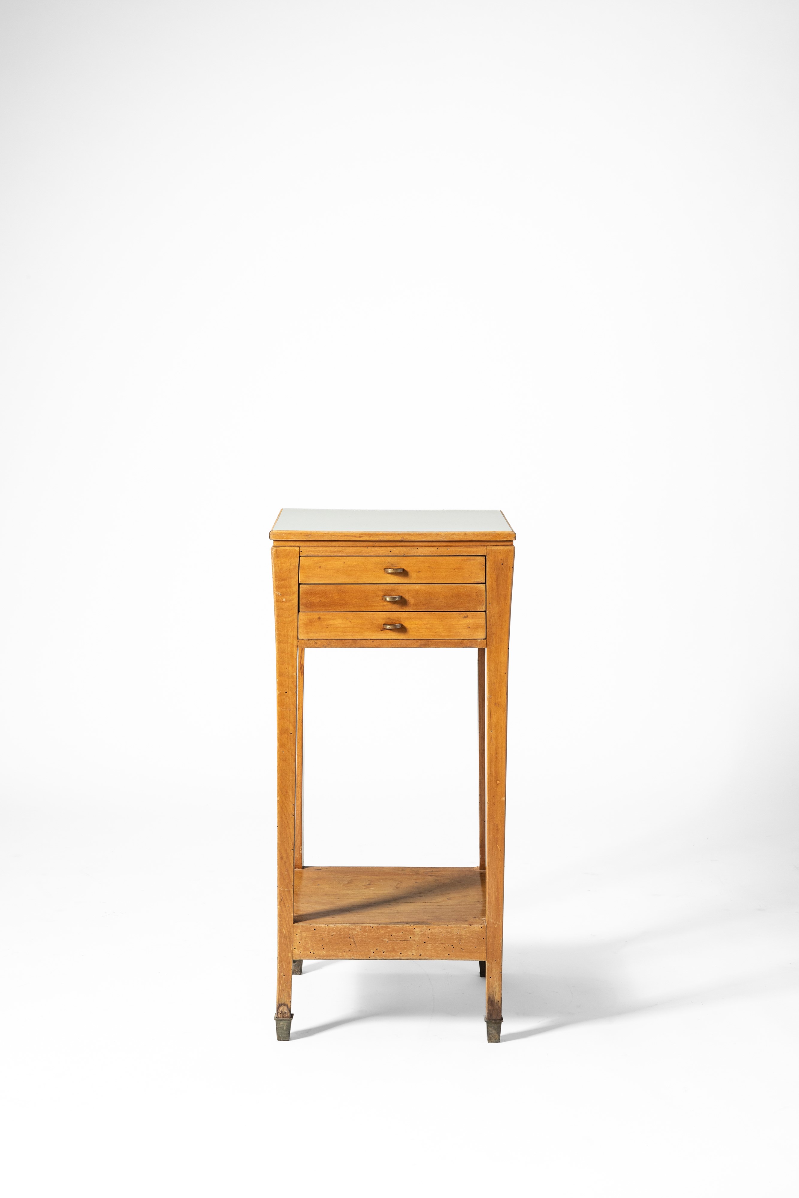 Manifattura Italiana - Tavolo alto con cassetti, legno, formica e ottone (circa 1950)