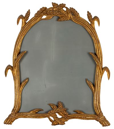 Specchiera in legno intagliato e dorato con motivo a spighe, forma mistilinea, fine XIX - inizi X...