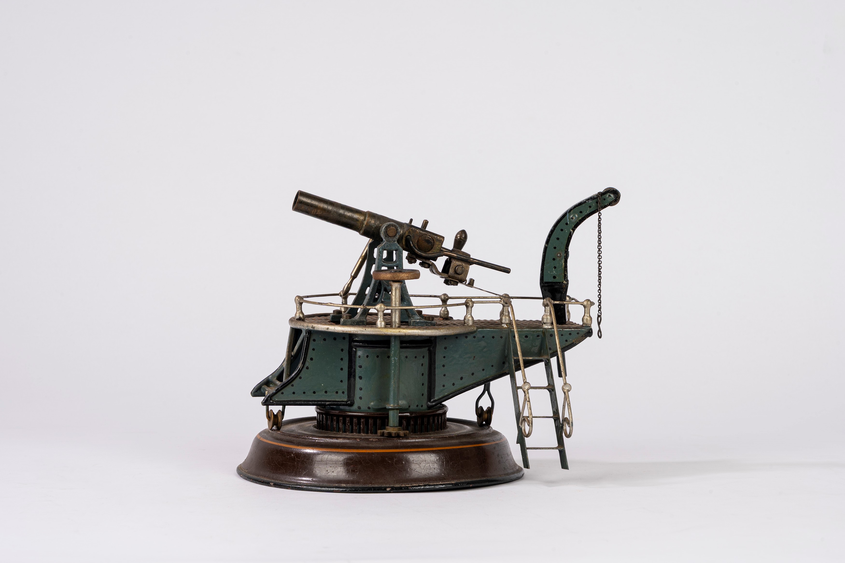 Marklin - Cannoncino costiero modello #8047, latta litografata e dipinta a mano (circa 1934)