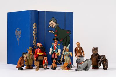 Serie completa di personaggi della favola di Pinocchio, legno intagliato e dipinto a mano (1955)