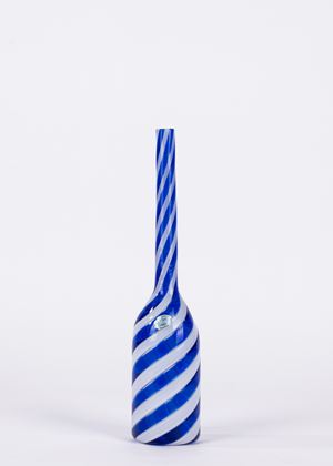 Bottiglia a canne ritorte in vetro di Murano bianco e blu, anni '50 -'60 del Novecento