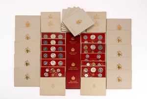 VARI PONTEFICI (XX sec.) - Lotto di ventotto divisionali, quattro 500 lire Sede Vacante, quattro 1000 lire 1978 e un dittico Giubileo 1983/4, Roma.