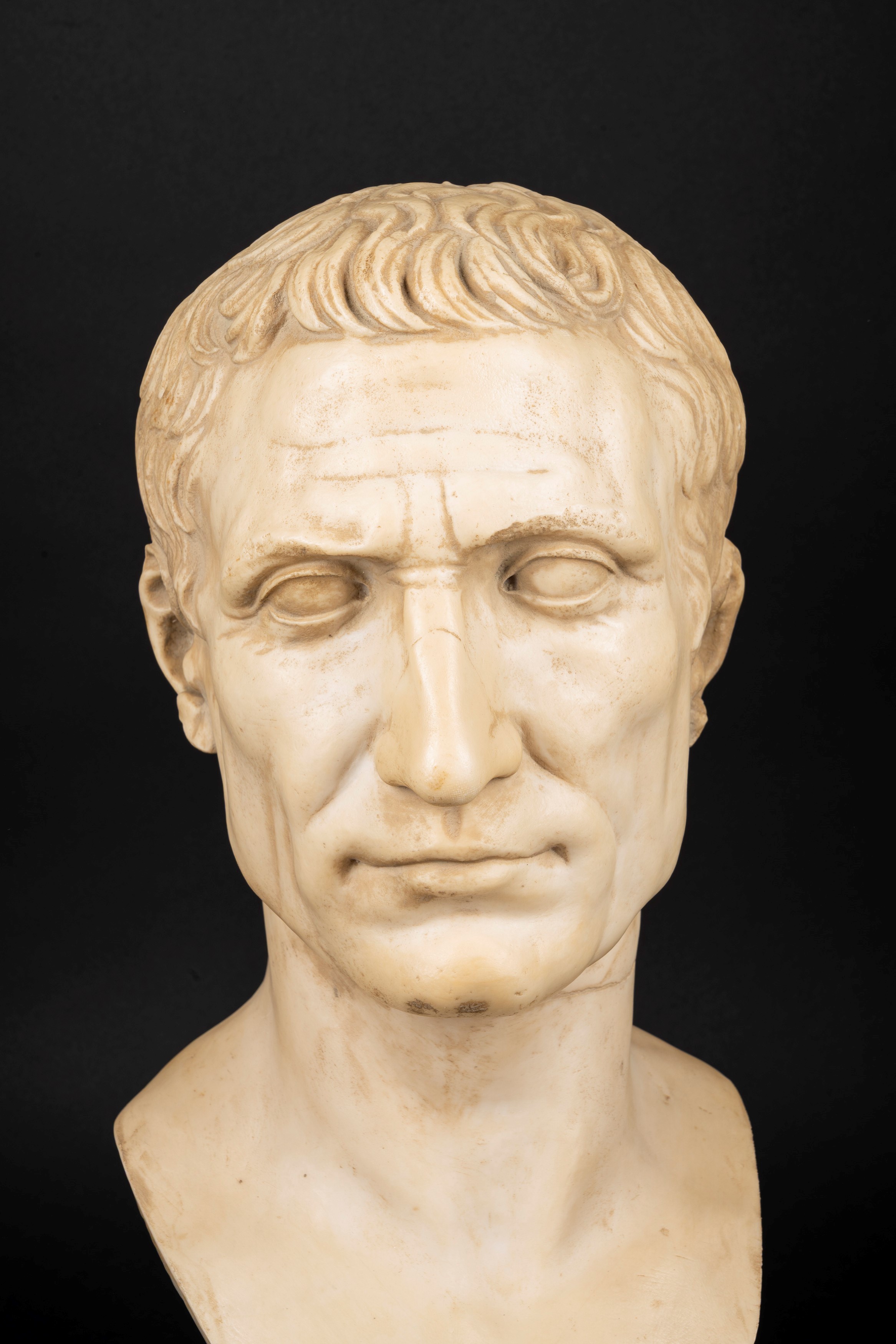 Busto di Giulio Cesare, polvere di marmo e resina