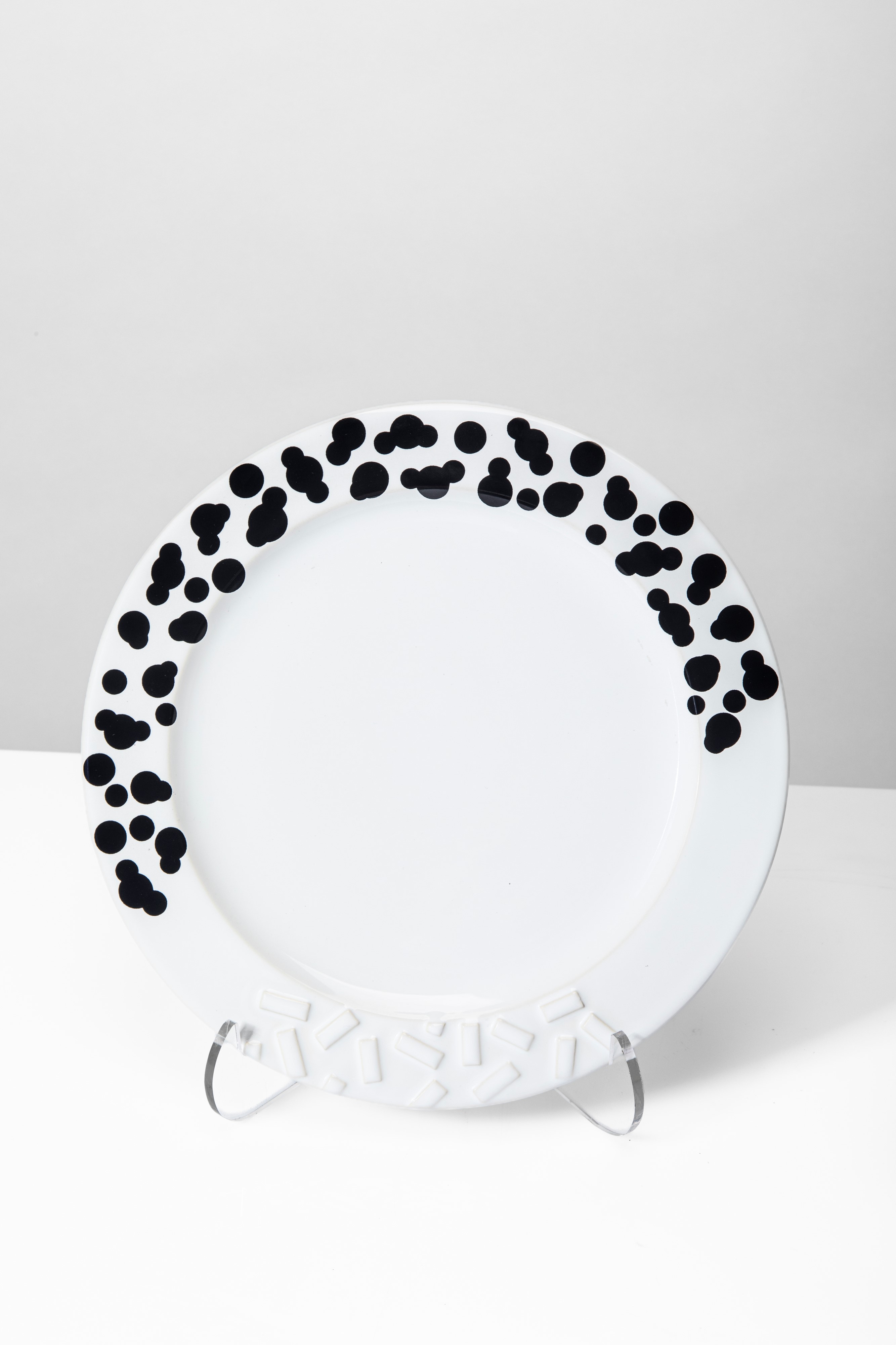 Ettore Sottsass Jr - Coppia di piatti da portata “Rucola” e “Lettuce”, ceramica bianca con decalc...