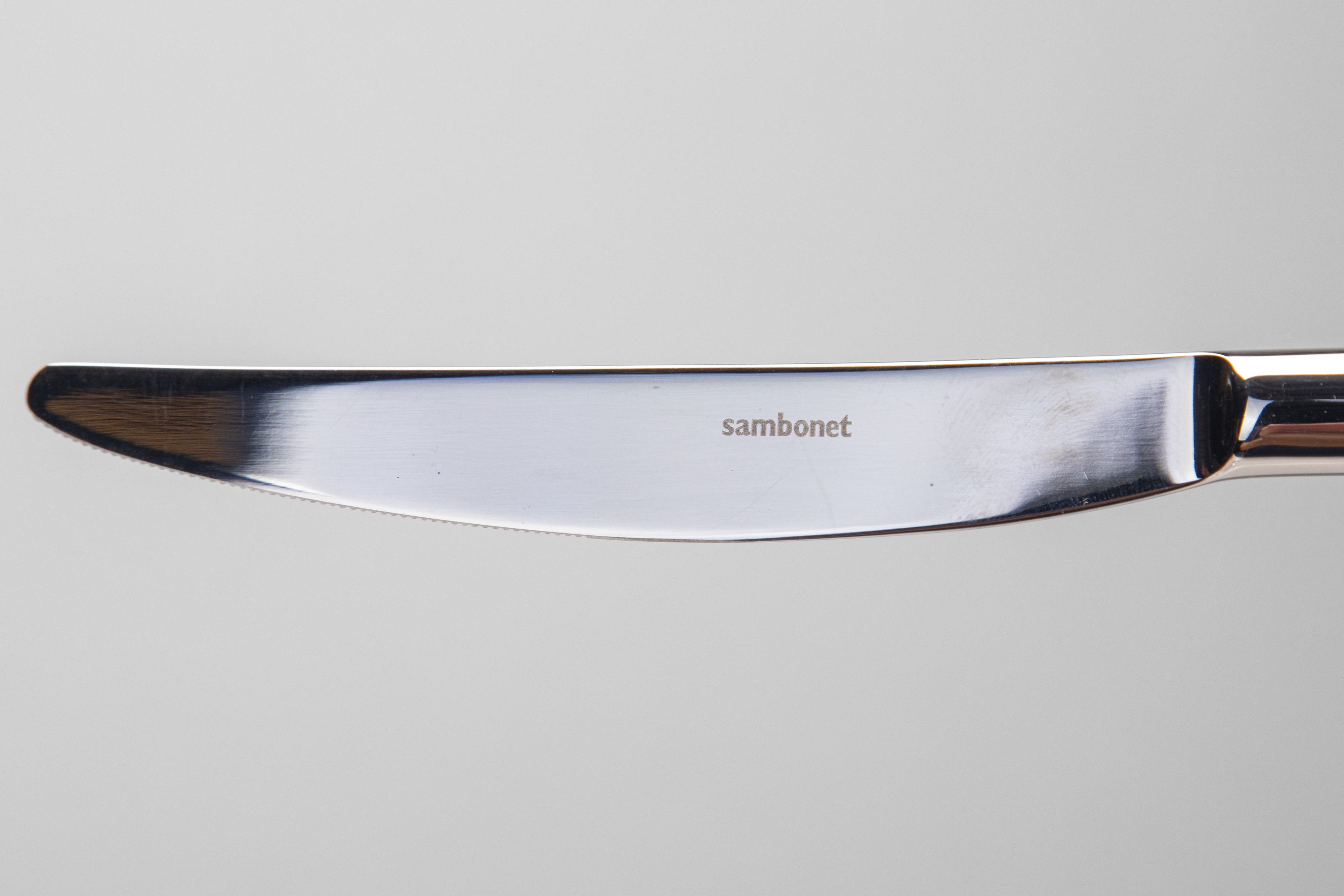 Anna Castelli Ferrieri - Servizio tavola “Hannah” in acciaio inox (firma incussa “SAMBONET”), cir...