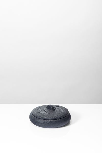 Scatola con coperchio in ceramica