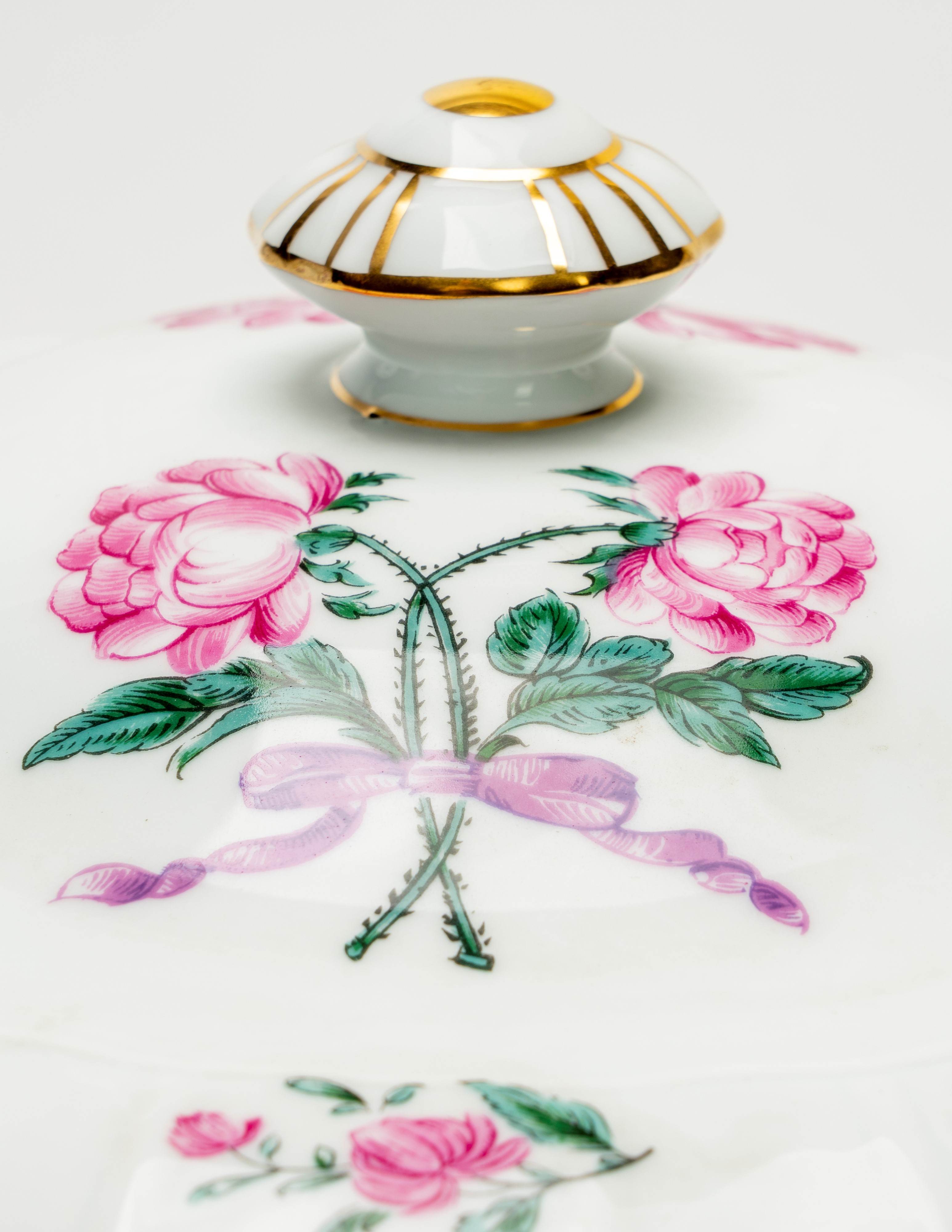 Servizio di Piatti in Porcellana "les Deux Roses" L.bernardaud & Co., Limoges, Francia