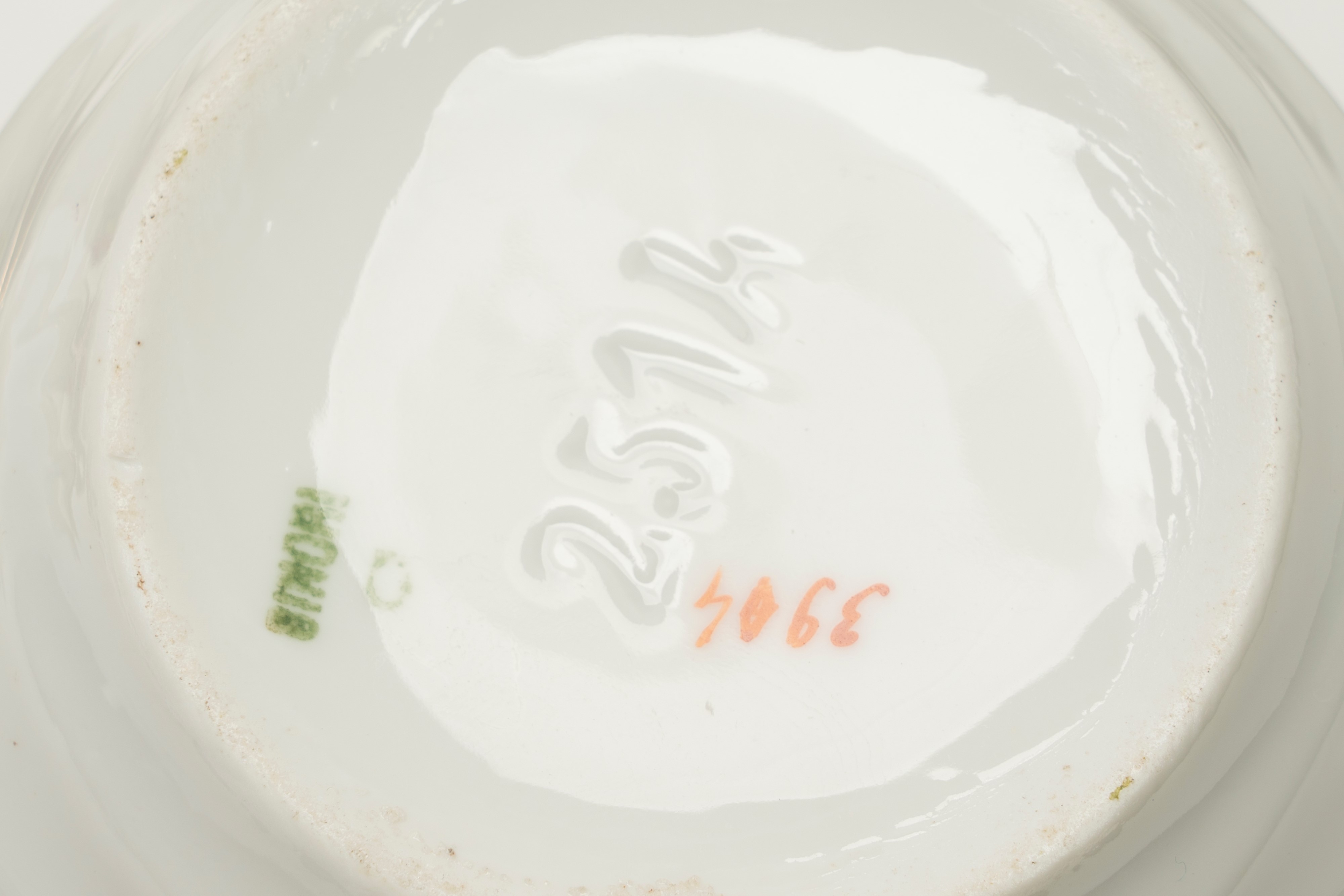 Ginori, Servizio da caffè con dodici tazzine con piattino, caffettiera, zuccheriera e lattiera