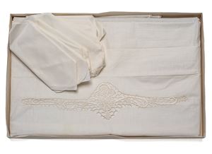 Elegant rectangular tablecloth with twelve matching linen napkins