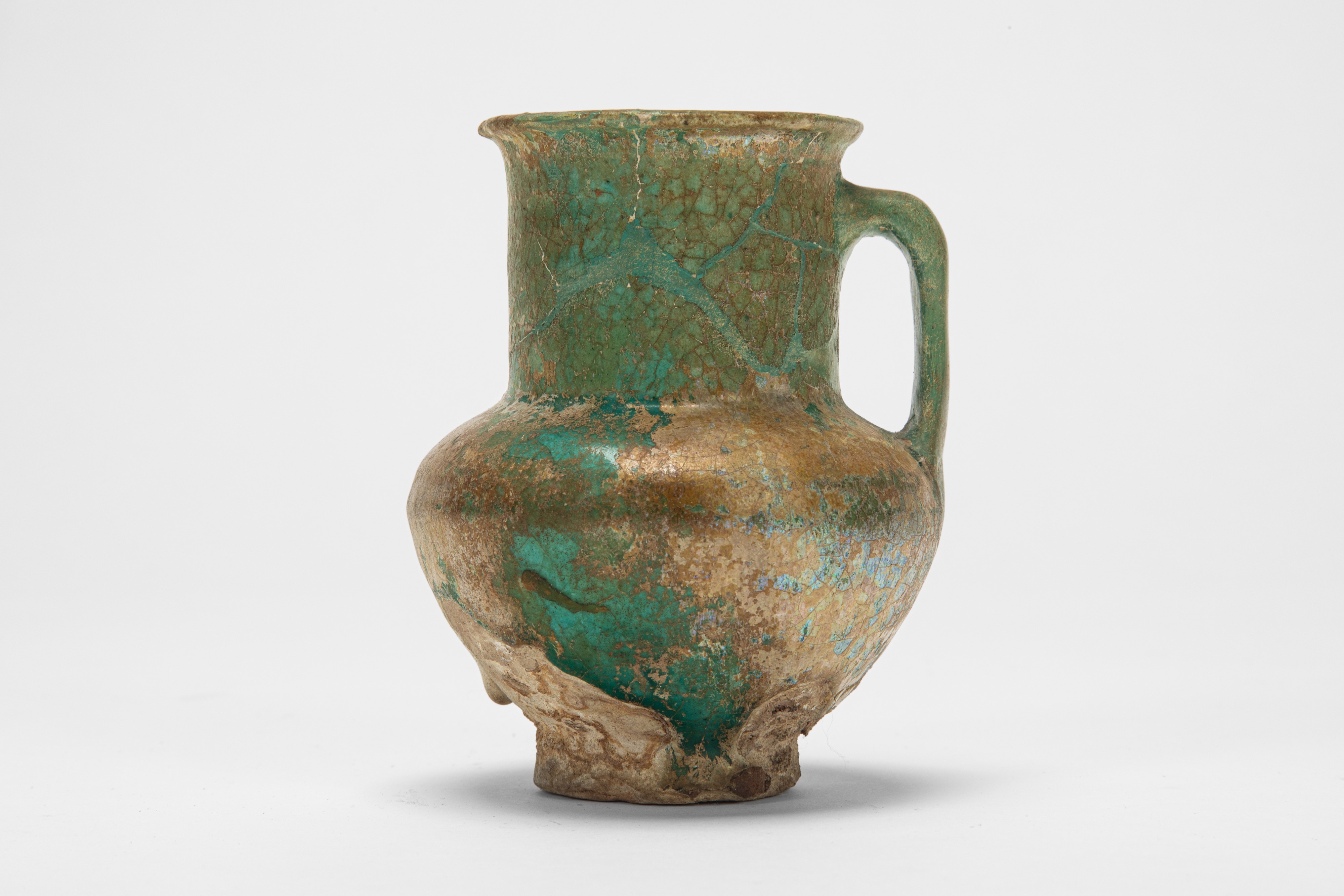 Ceramica persiana, Piccola brocca con invetriatura monocroma verde-turchese