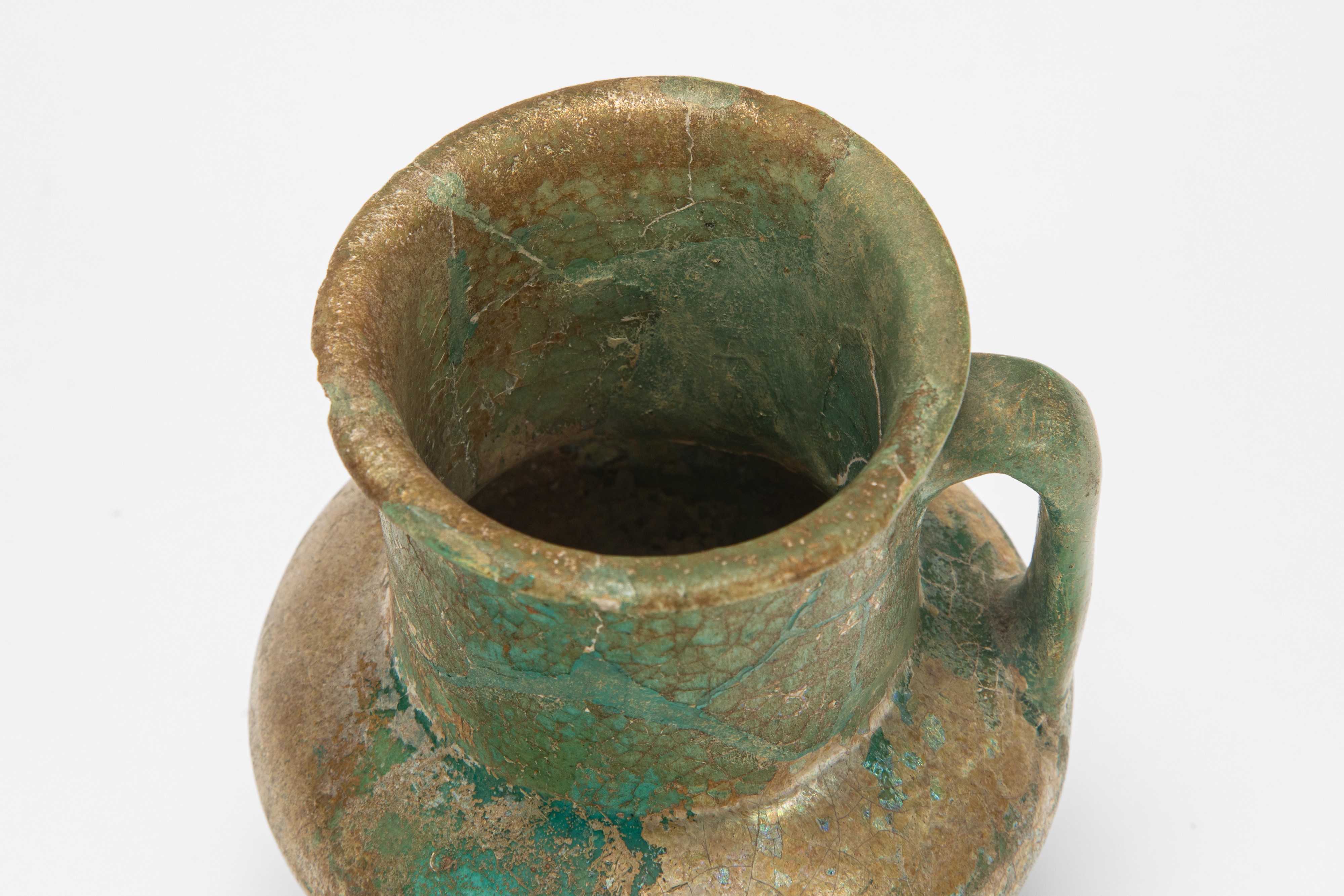 Ceramica persiana, Piccola brocca con invetriatura monocroma verde-turchese