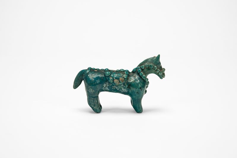 Antico cavallino persiano, ceramica invetriata monocroma turchese