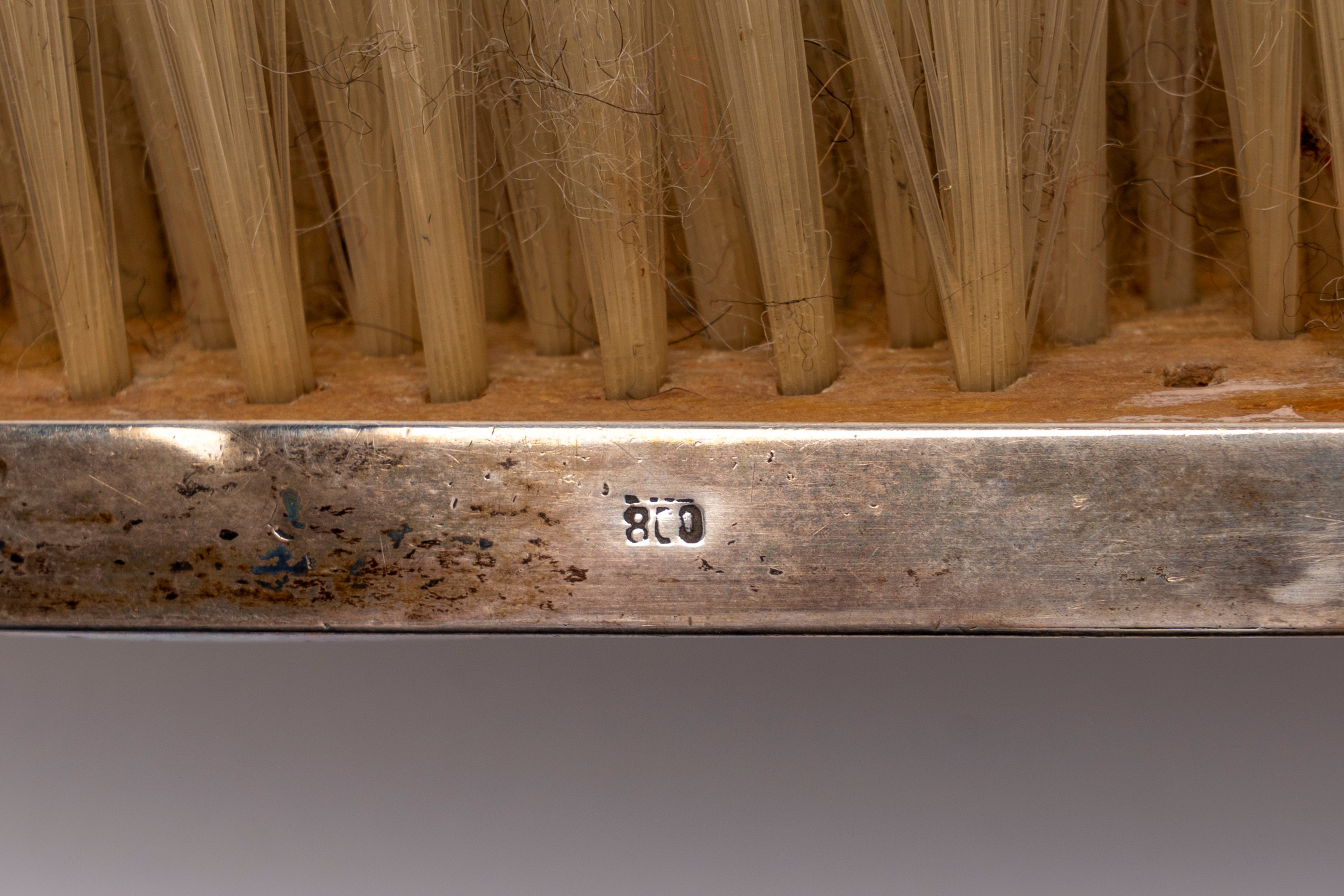 Servizio da toilette, argento inciso (metà secolo XX)