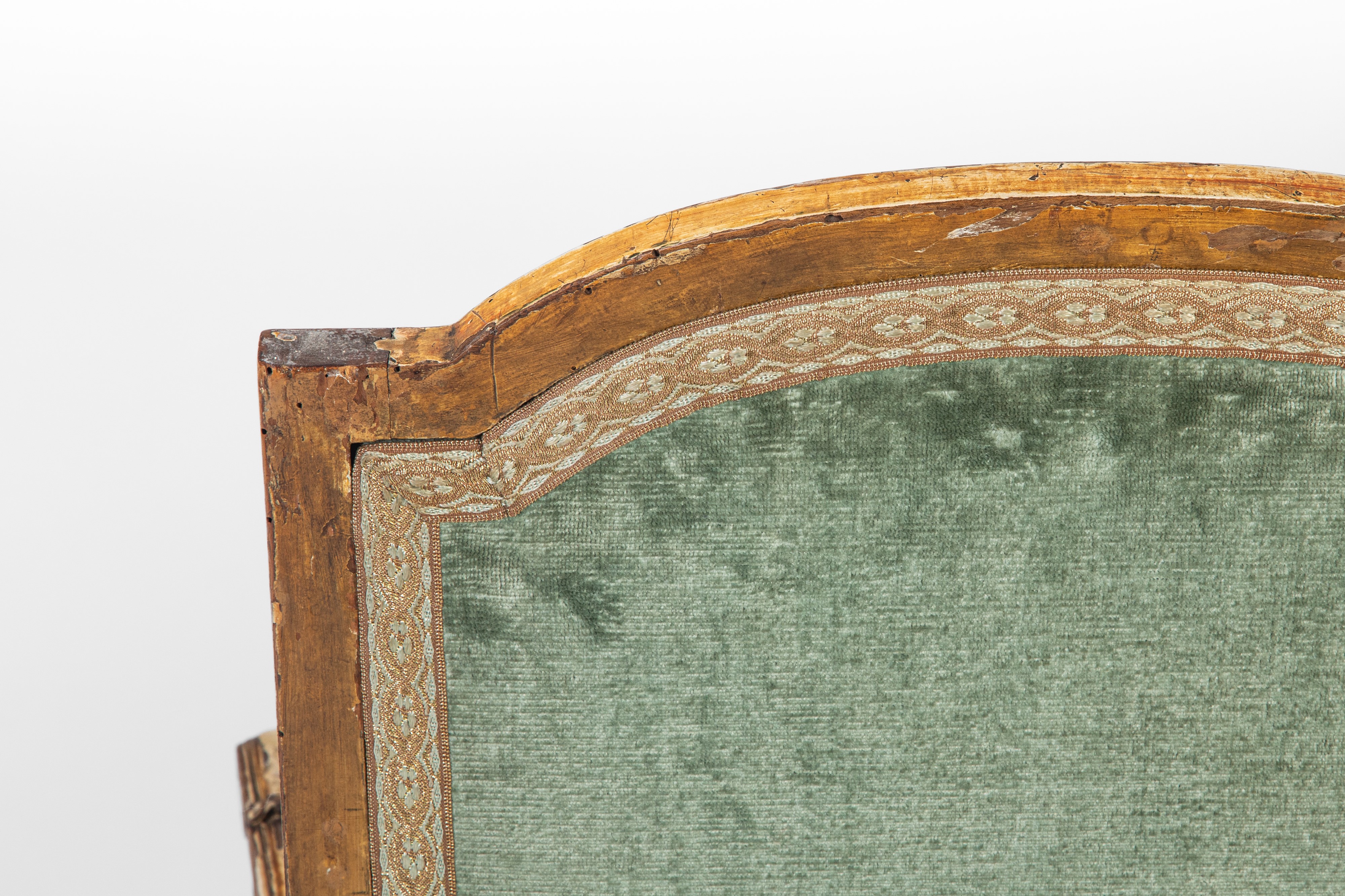 Coppia di poltrone, legno parzialmente dorato, XIX secolo