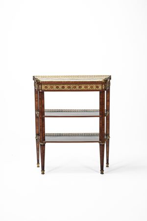 Étagère lastronata con applicazioni in metallo dorato e piano in marmo bianco, secolo XIX.