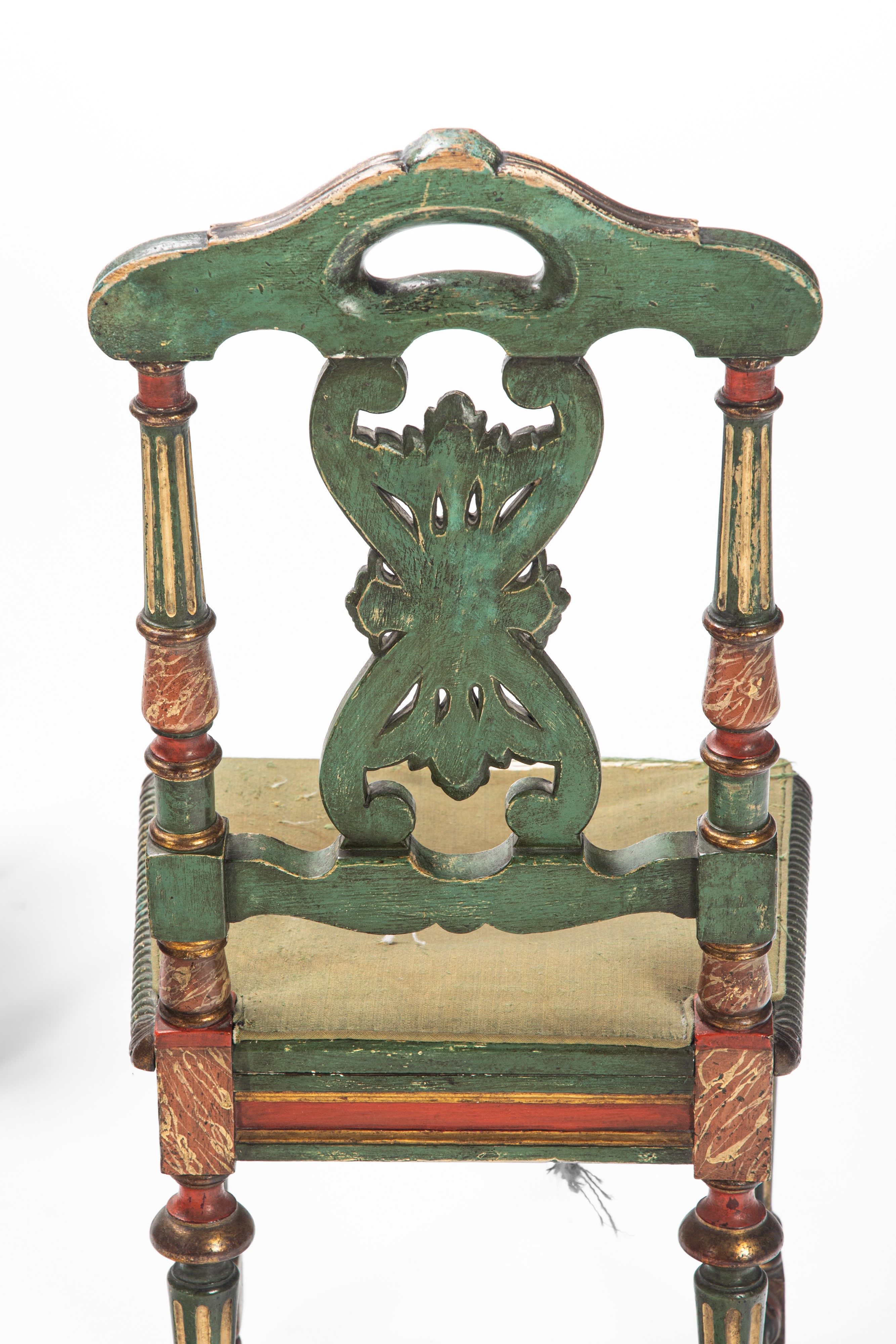 Coppia di sedie, legno scolpito e dipinto, secolo XIX
