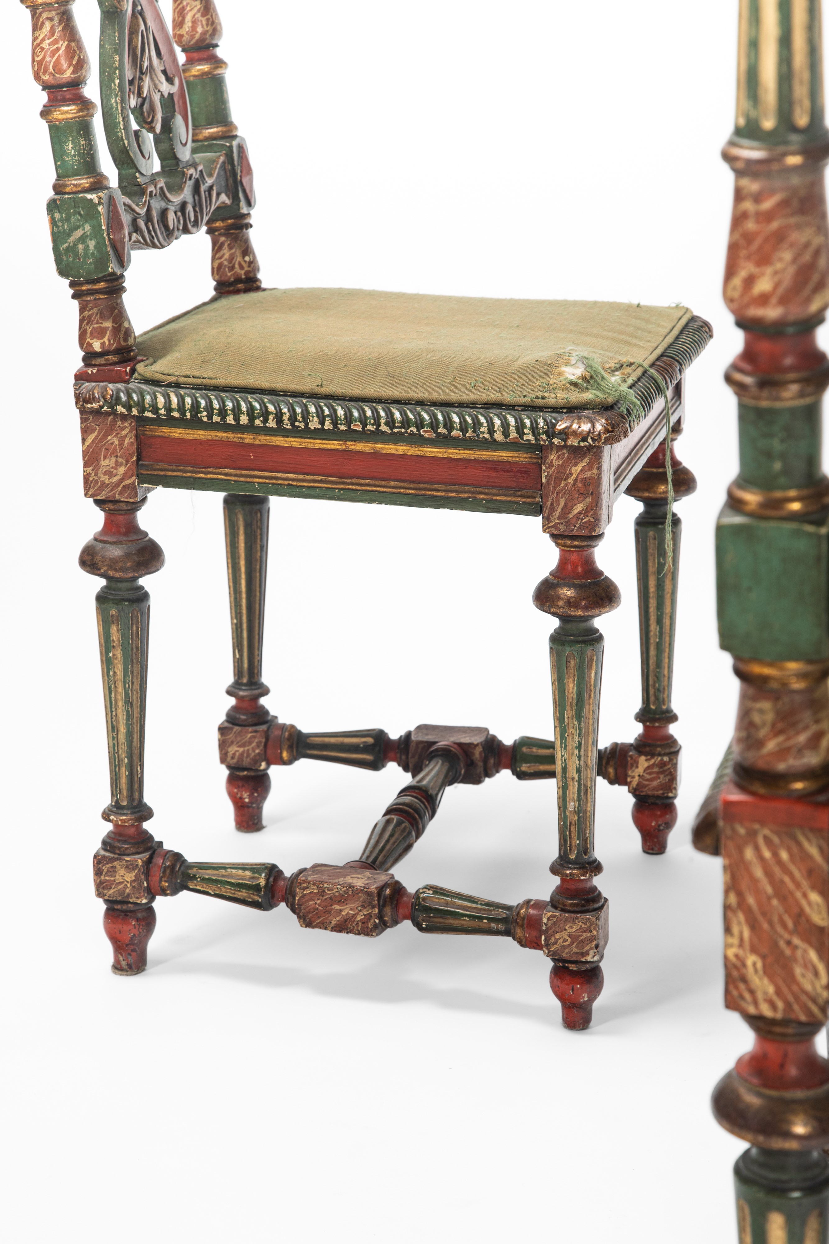 Coppia di sedie, legno scolpito e dipinto, secolo XIX